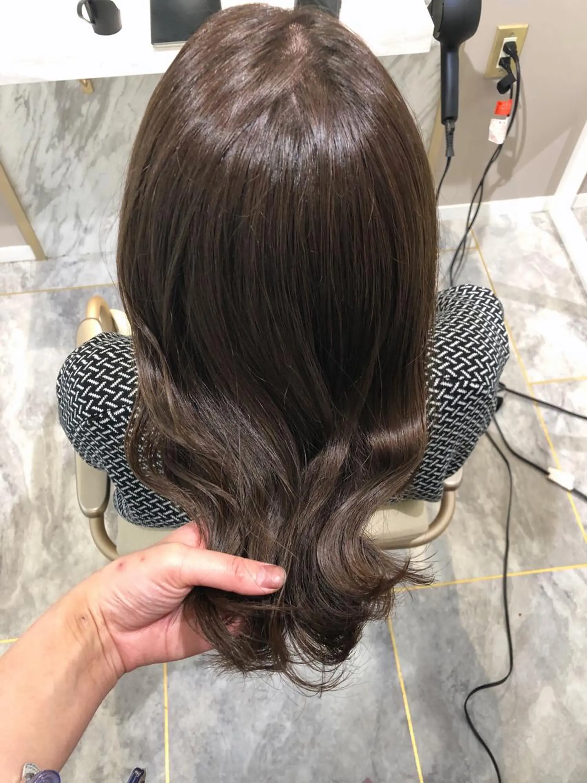 セミロング 辻本 夏子のヘアスタイル