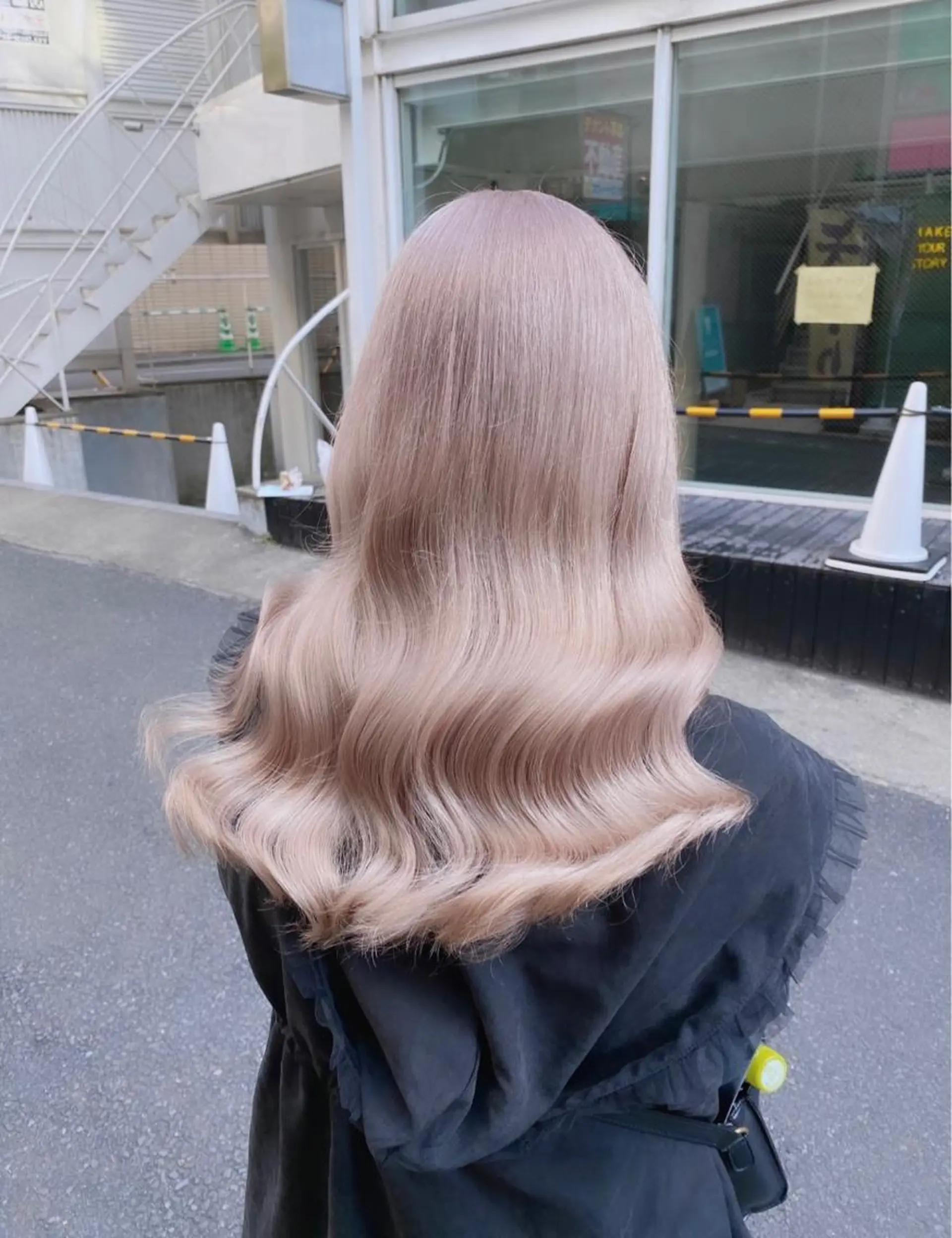 ロング カラー パーマ ヘアアレンジ メンズ キッズ ネイル マツエク・マツパ アイブロウ ヘアカラー トリートメント ✨艶ハイトーン/ 💗モモ໒꒱のヘアスタイル