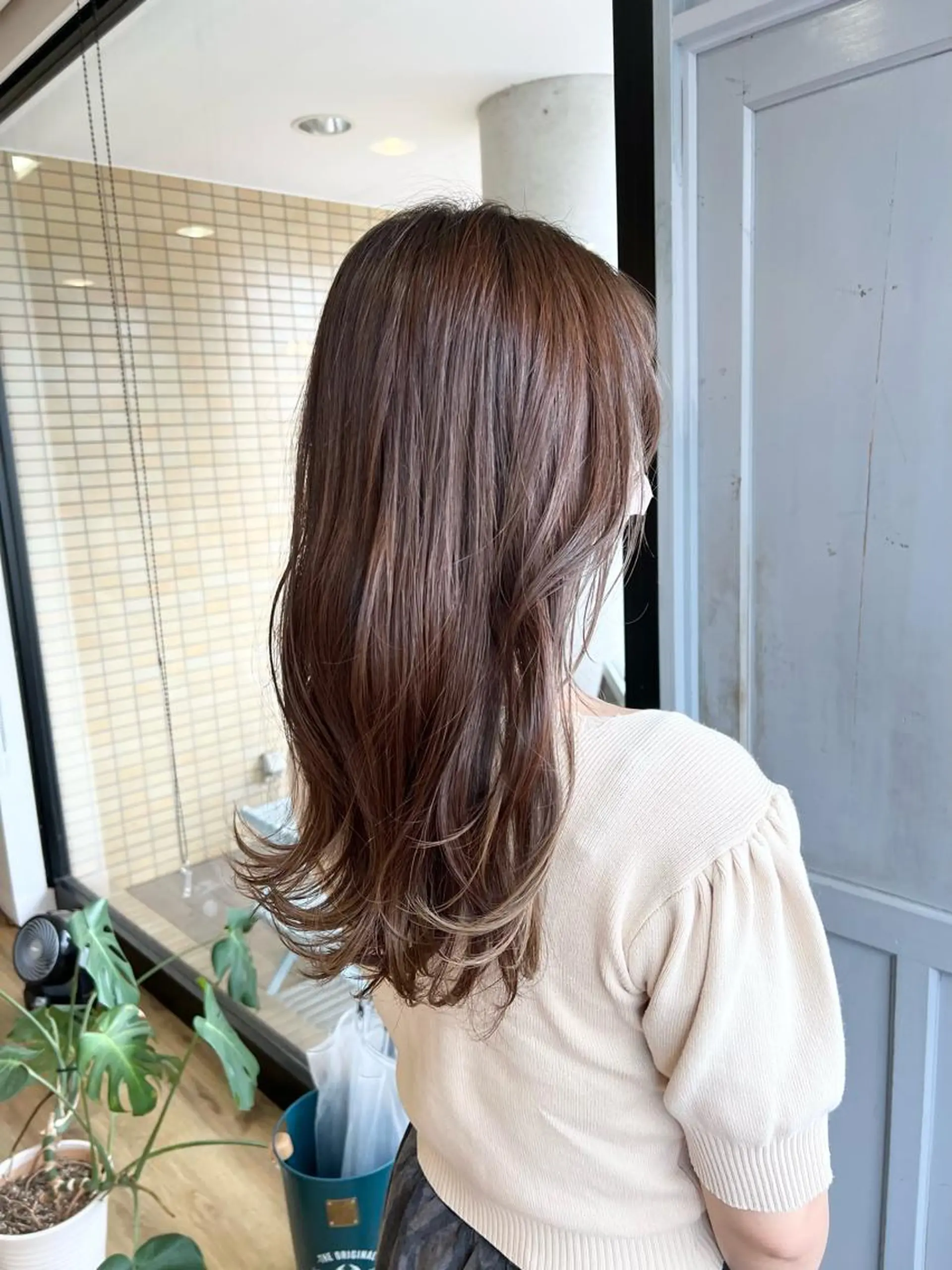 ロング カラー グレージュ ヘアカラー トリートメント 堀 望美のヘアスタイル