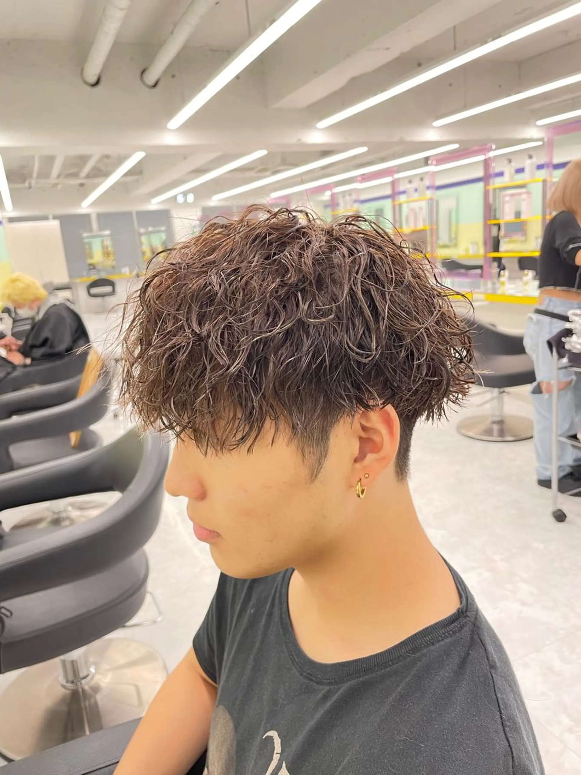 ショート パーマ ヘアアレンジ メンズ 顔まわりカット の達人のヘアスタイル