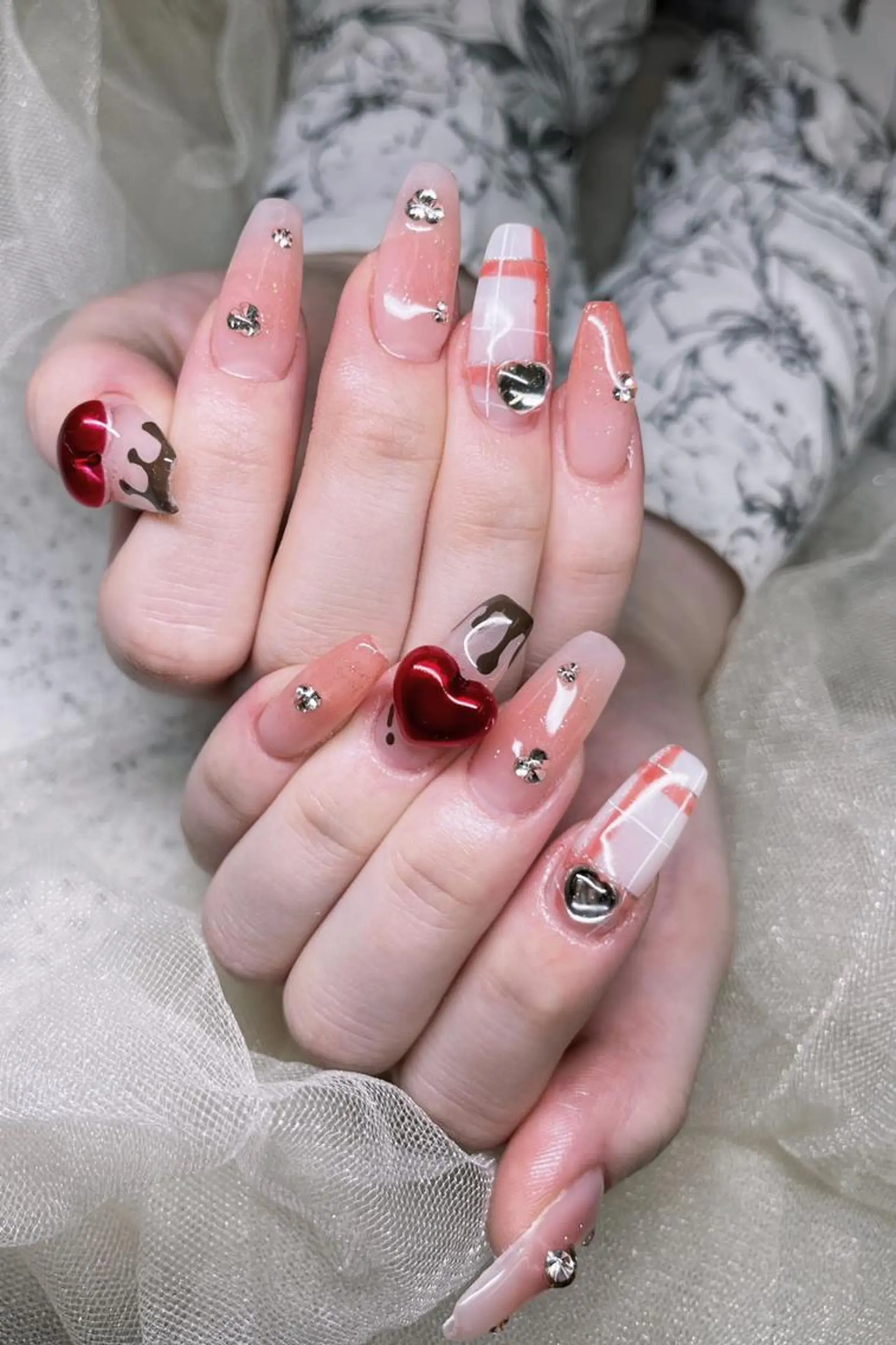 ネイル ハンドネイル Queens ciciのネイルデザイン