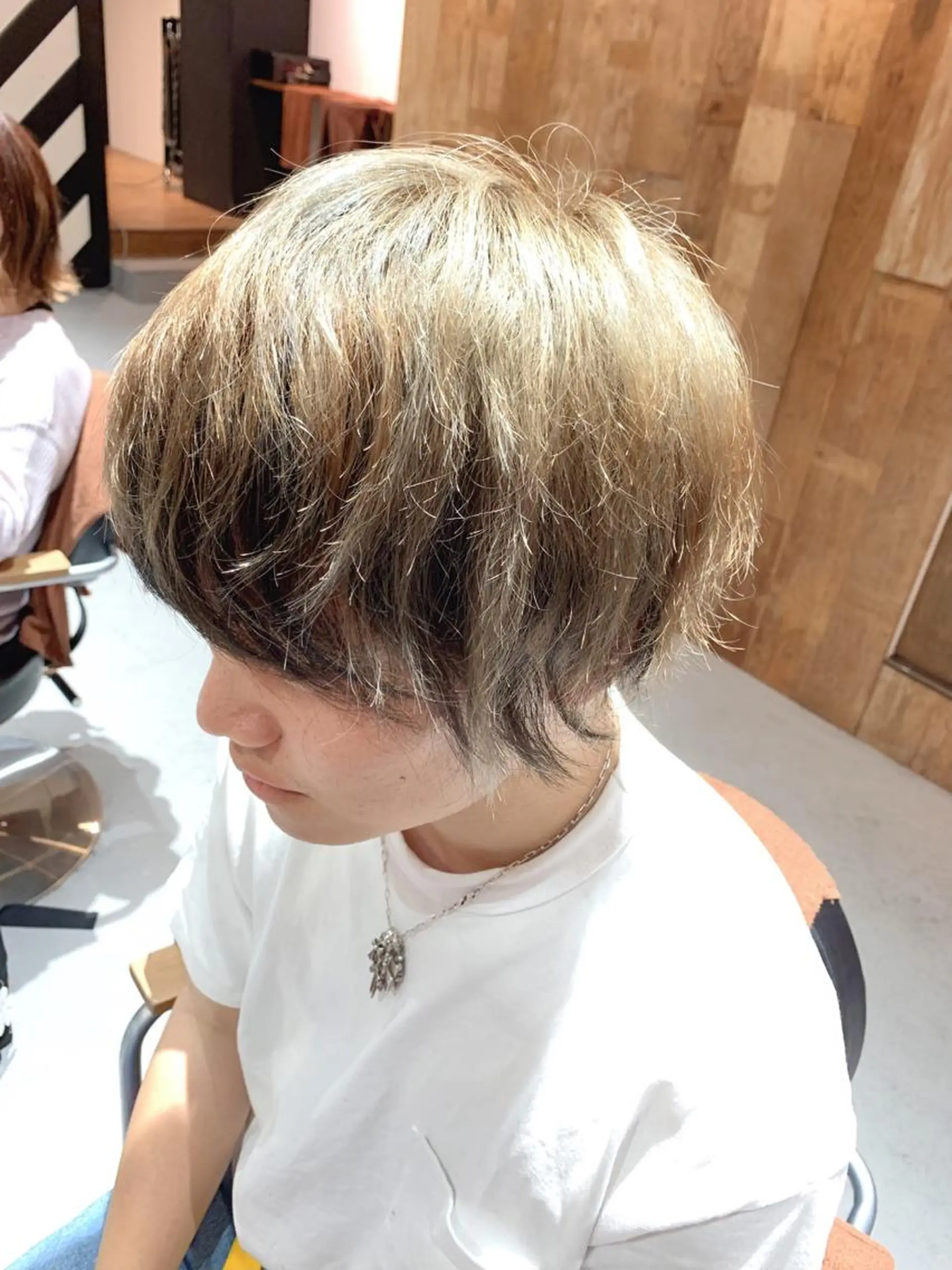 メンズ 髪質改善＆ハイトーンカラー Cica神戸三宮元町店所属・福田 美波のヘアスタイル