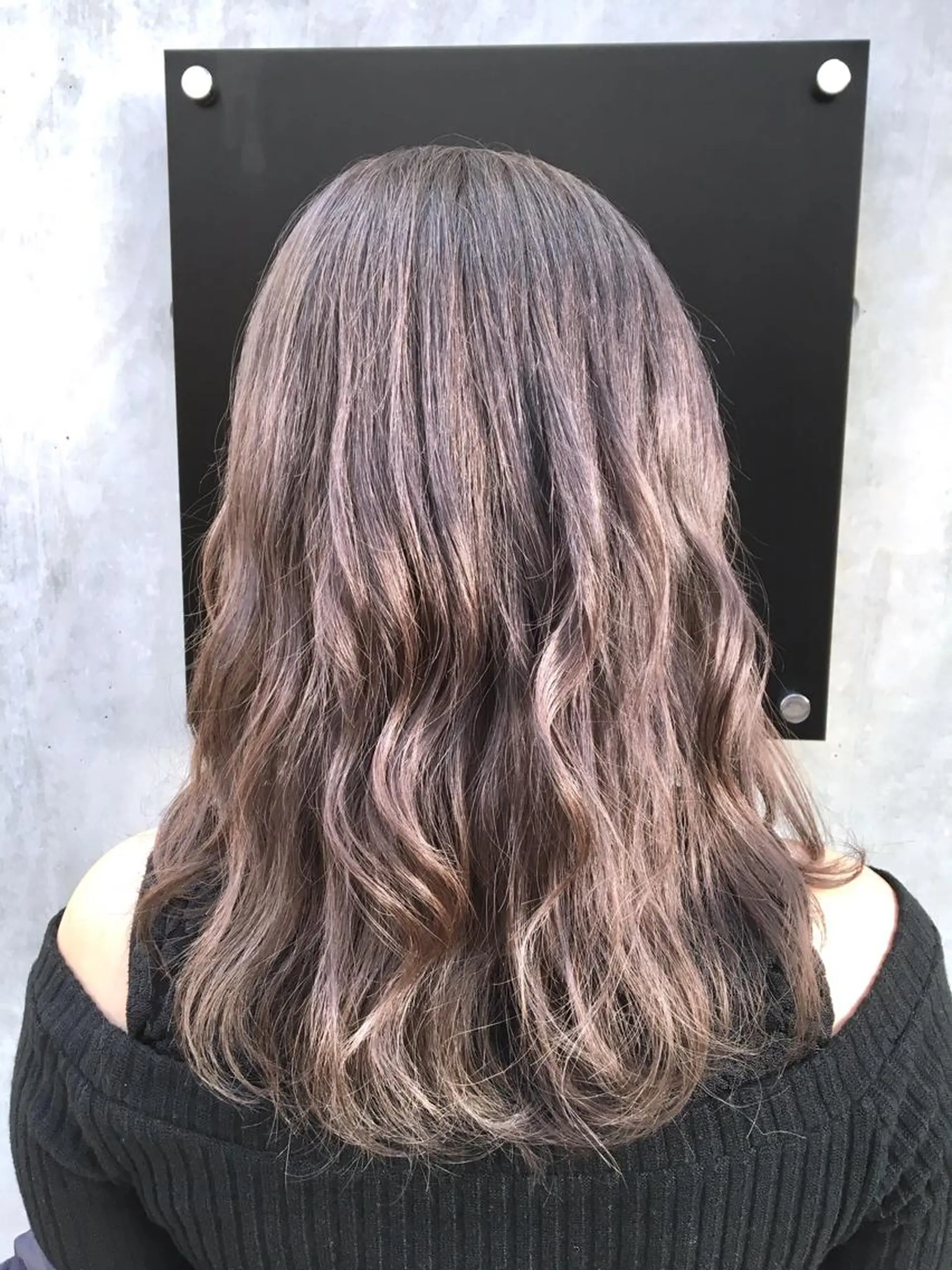 セミロング カラー アッシュ アッシュグレー アッシュグレージュ グレージュ ヘアカラー トリートメント ✨髪質改善縮毛矯正✨ 宇田川修平のエステ・リラクイメージ