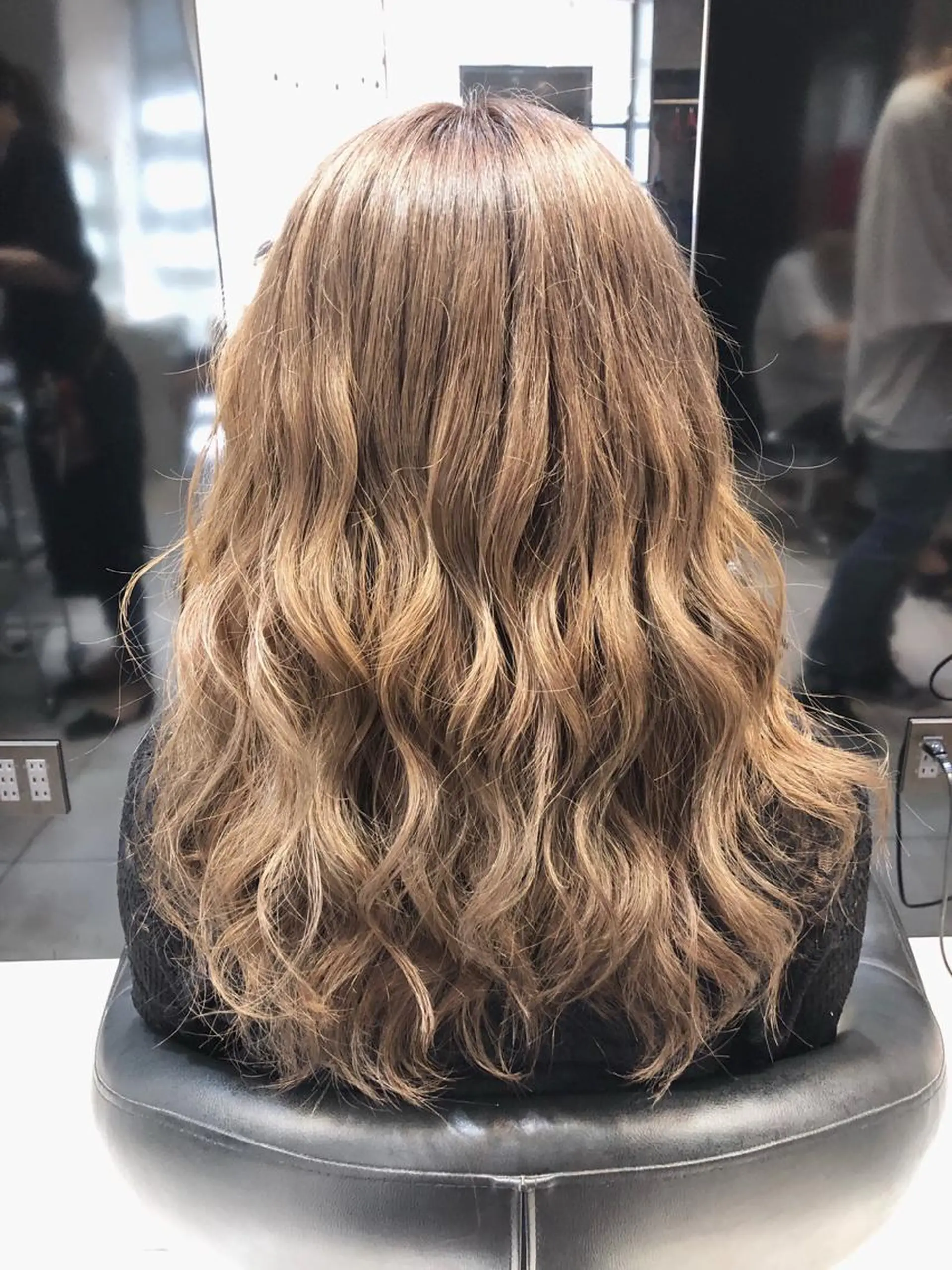 セミロング カラー ベージュカラー 女性リピ90%🍨 🩷佐藤みずきのヘアスタイル