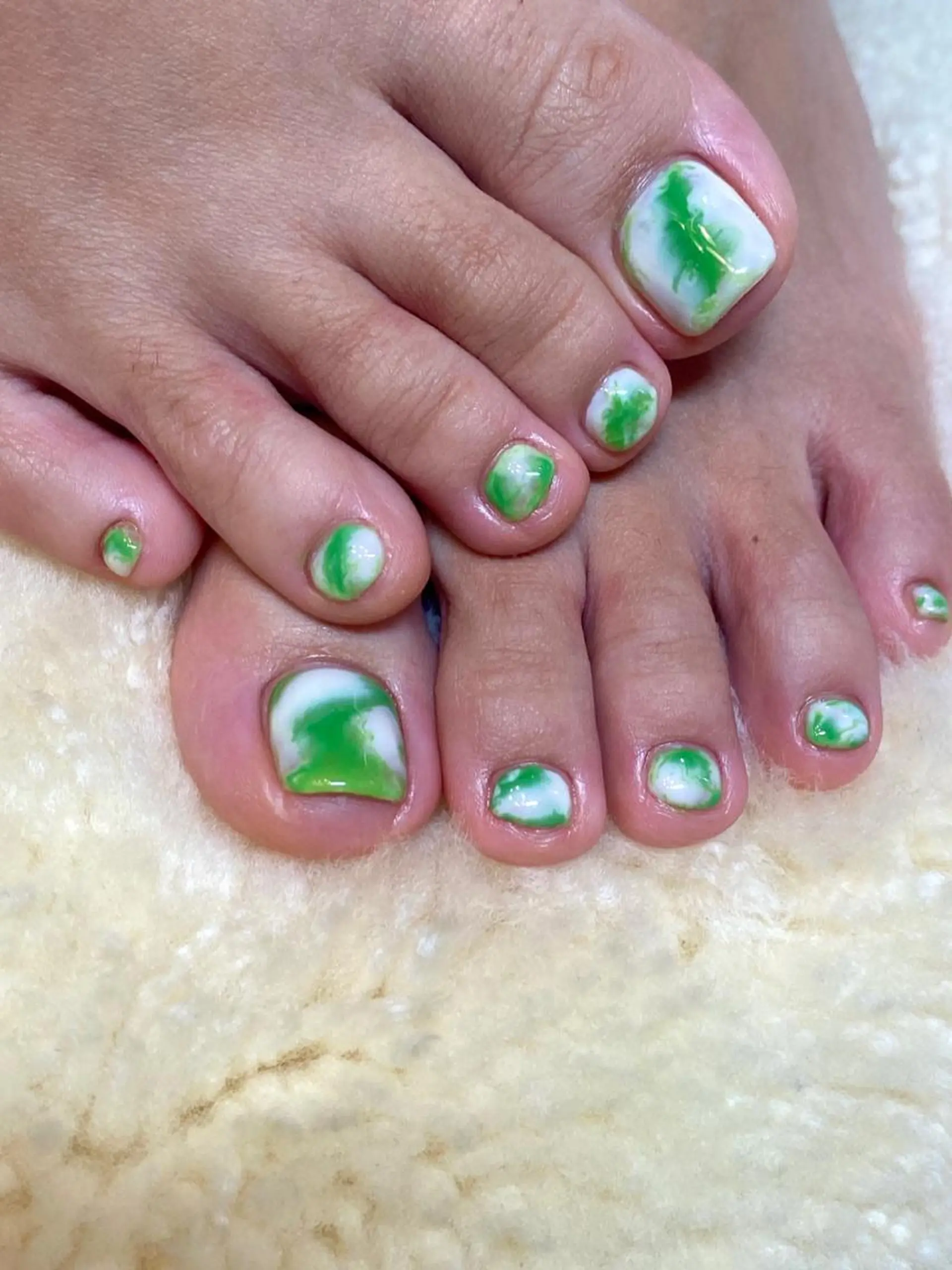 ネイル ニュアンスネイル ハンドネイル 吉川市 ネイルサロンLのネイルデザイン