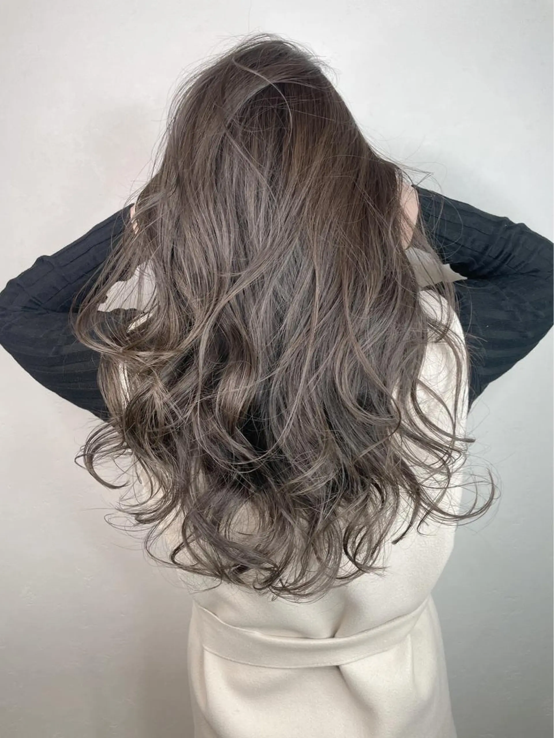 セミロング カット ヘアカラー トリートメント アンダーバーホワイト 堺東店のヘアスタイル