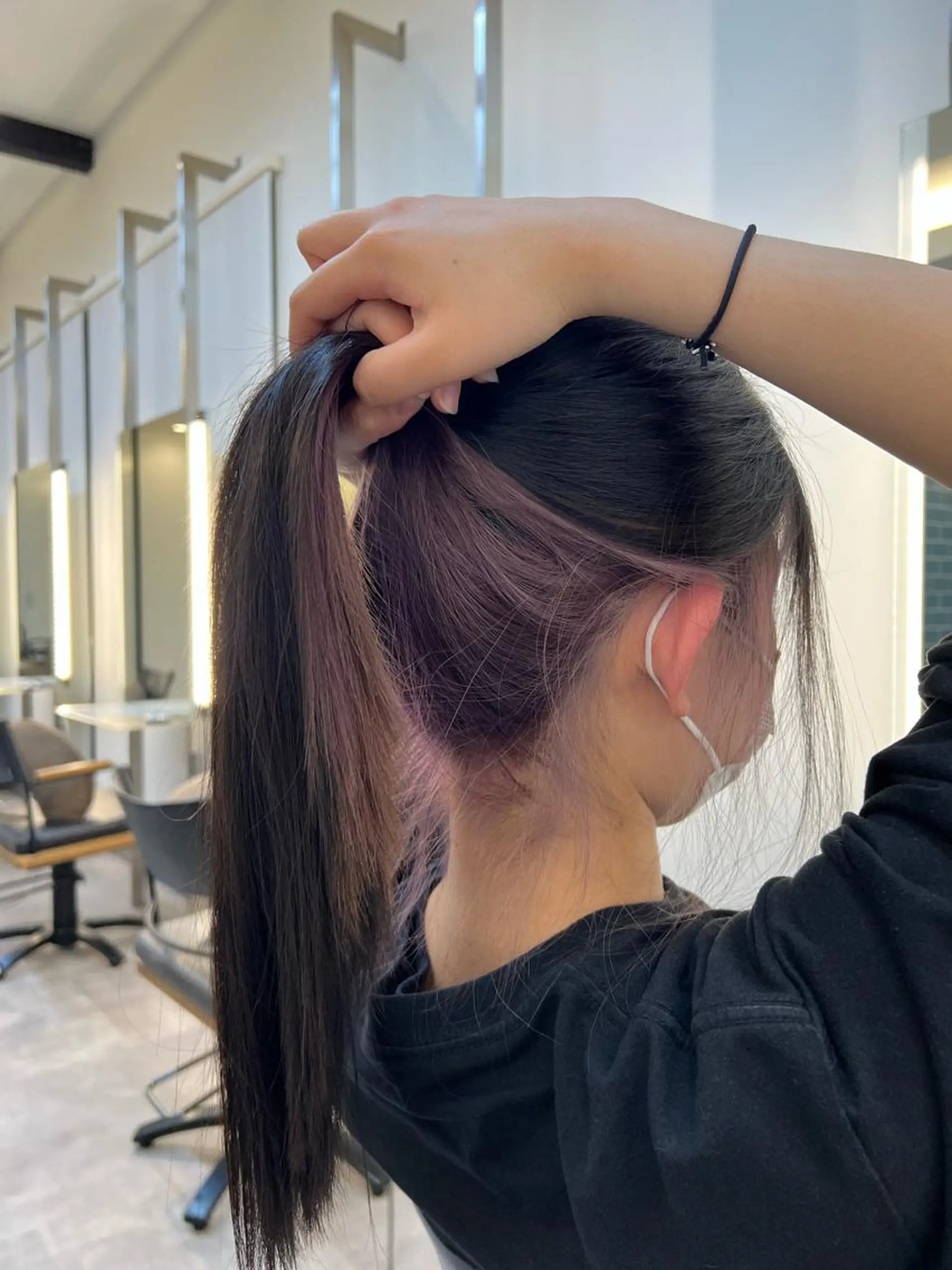 ロング カラー ブリーチ パープルカラー 丸田 美沙希のヘアスタイル