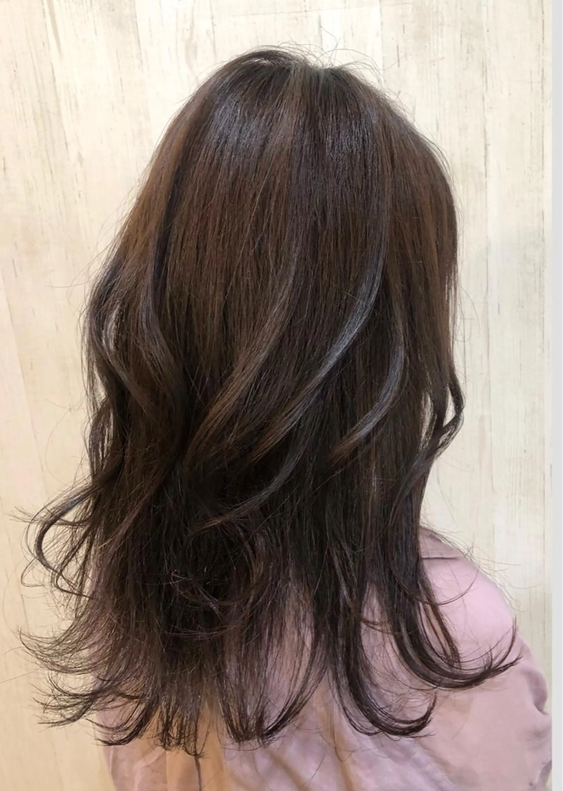 セミロング fuuga春日部店所属・艶髪髪質改善🐰🫧 ai🩵のヘアスタイル