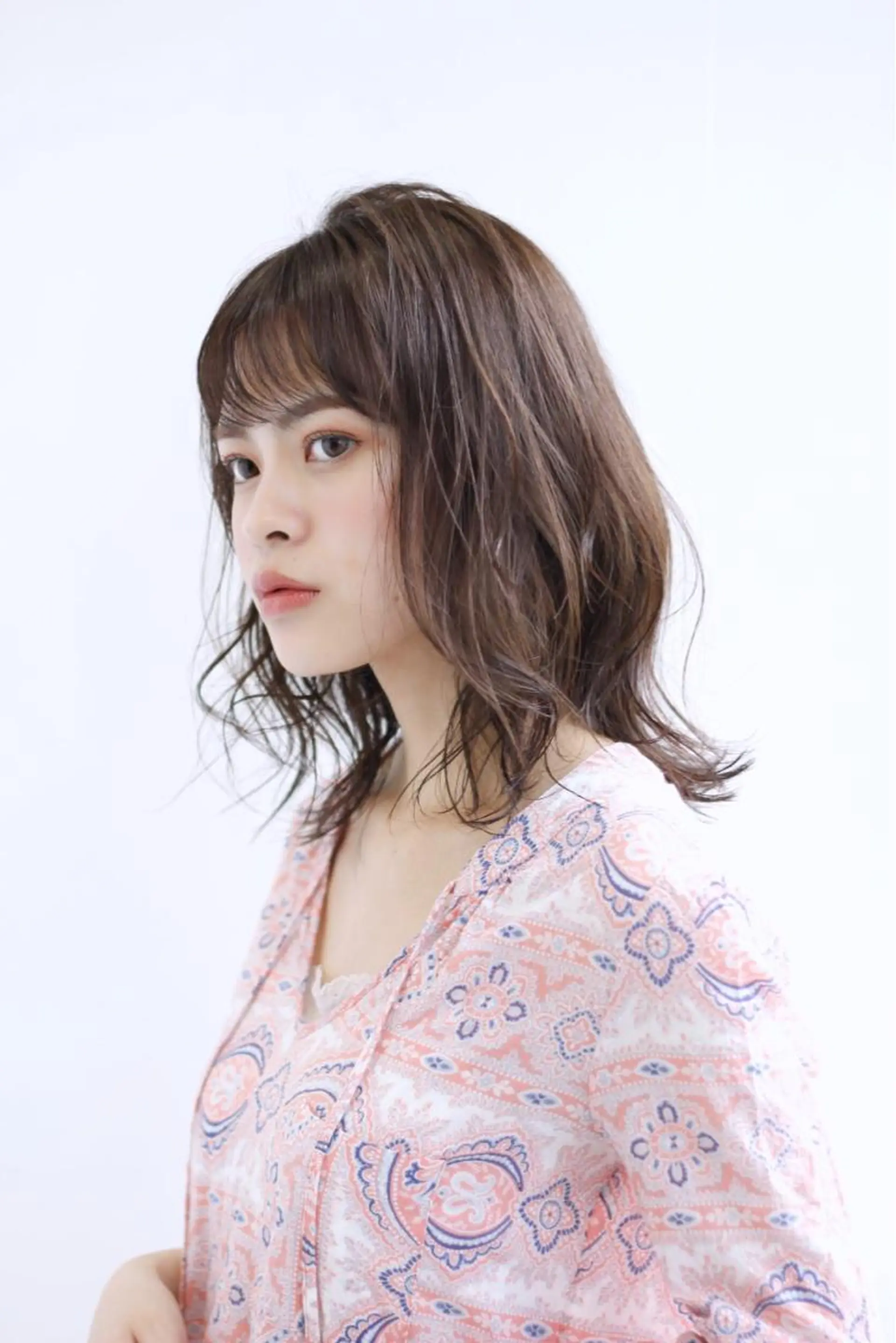 ミディアム カラー パーマ 白髪ぼかしモデル募集 今村理央奈のヘアスタイル