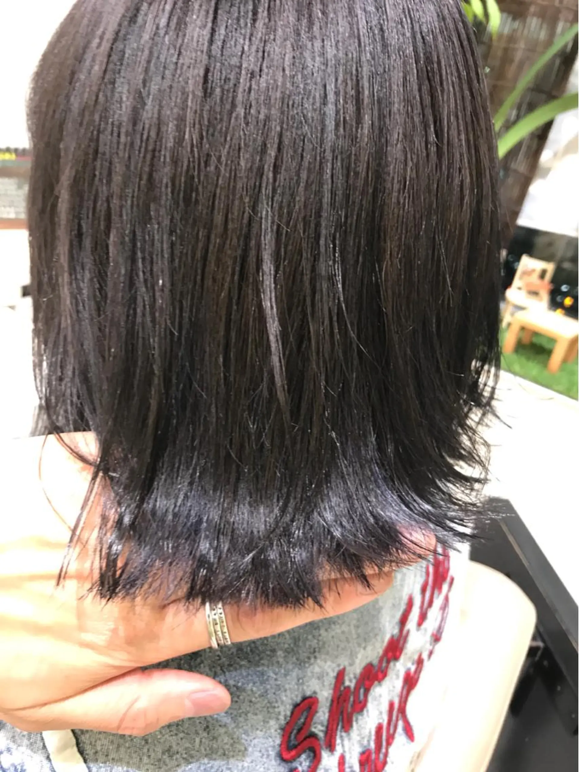 ショート カラー ブリーチ グラデーションカラー ネイビーカラー ブリーチなしカラー 外ハネヘア 山崎俊輔/髪質改善 /バレイヤージュのヘアスタイル