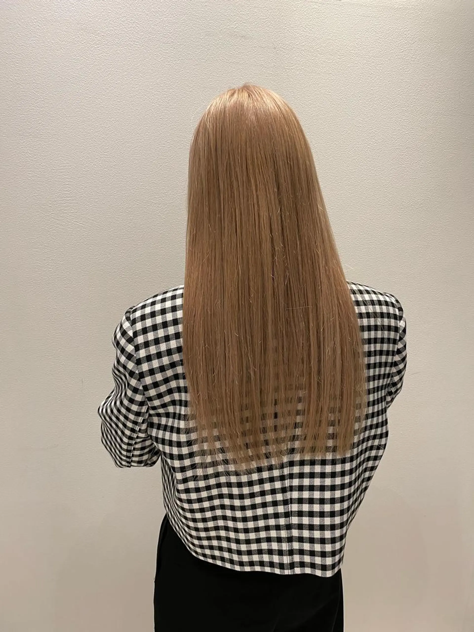 ロング カラー ベージュカラー ブリーチ CiNEMA daikanyama所属・透明感カラー🫧 今泉健太のヘアスタイル