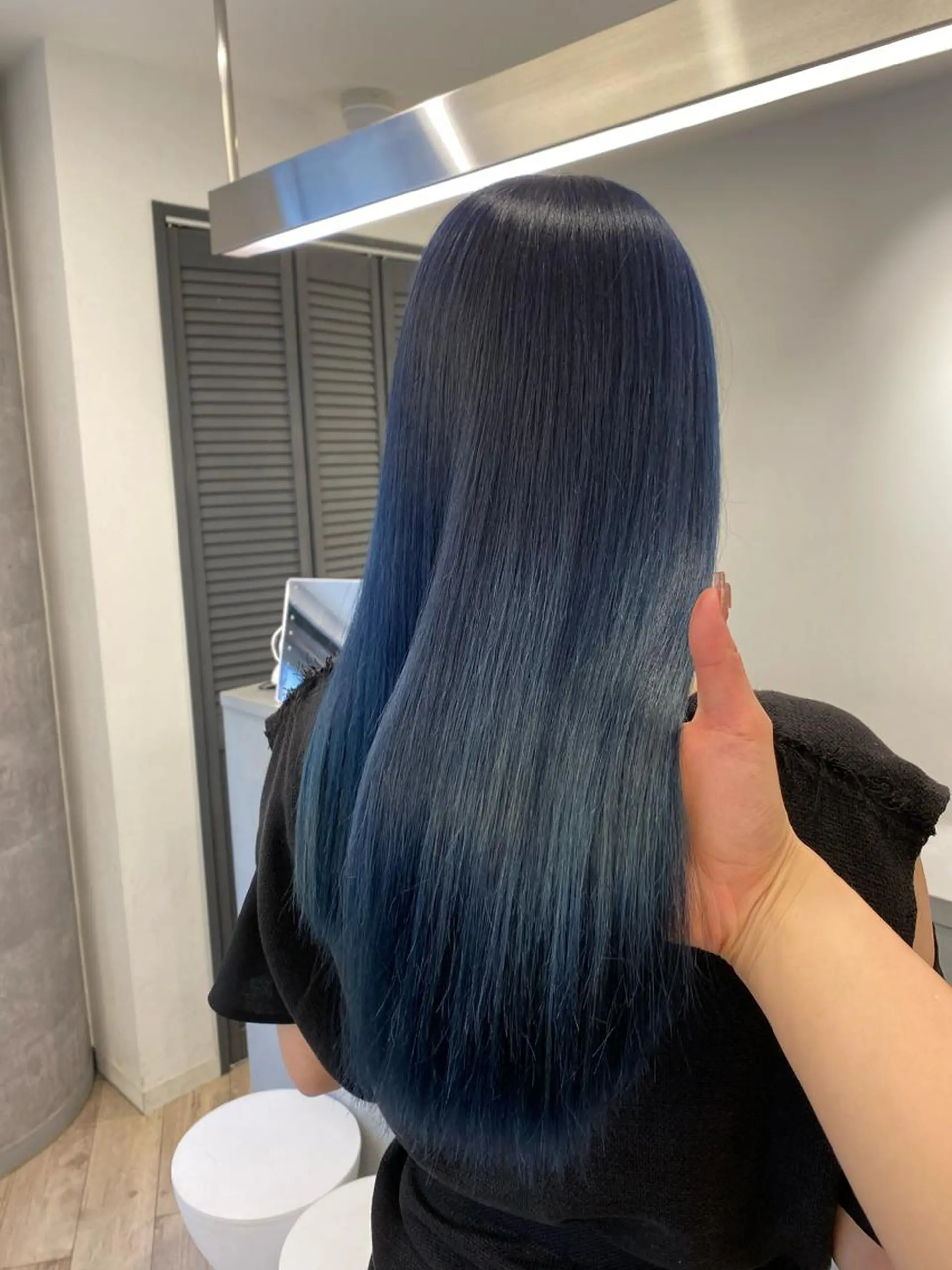 ロング カラー 黒髪 ブルーカラー ブルーブラック 透明感カラー 韓国風ヘア ヘアカラー ハイトーン特化サロン 🍑momo🍑のヘアスタイル