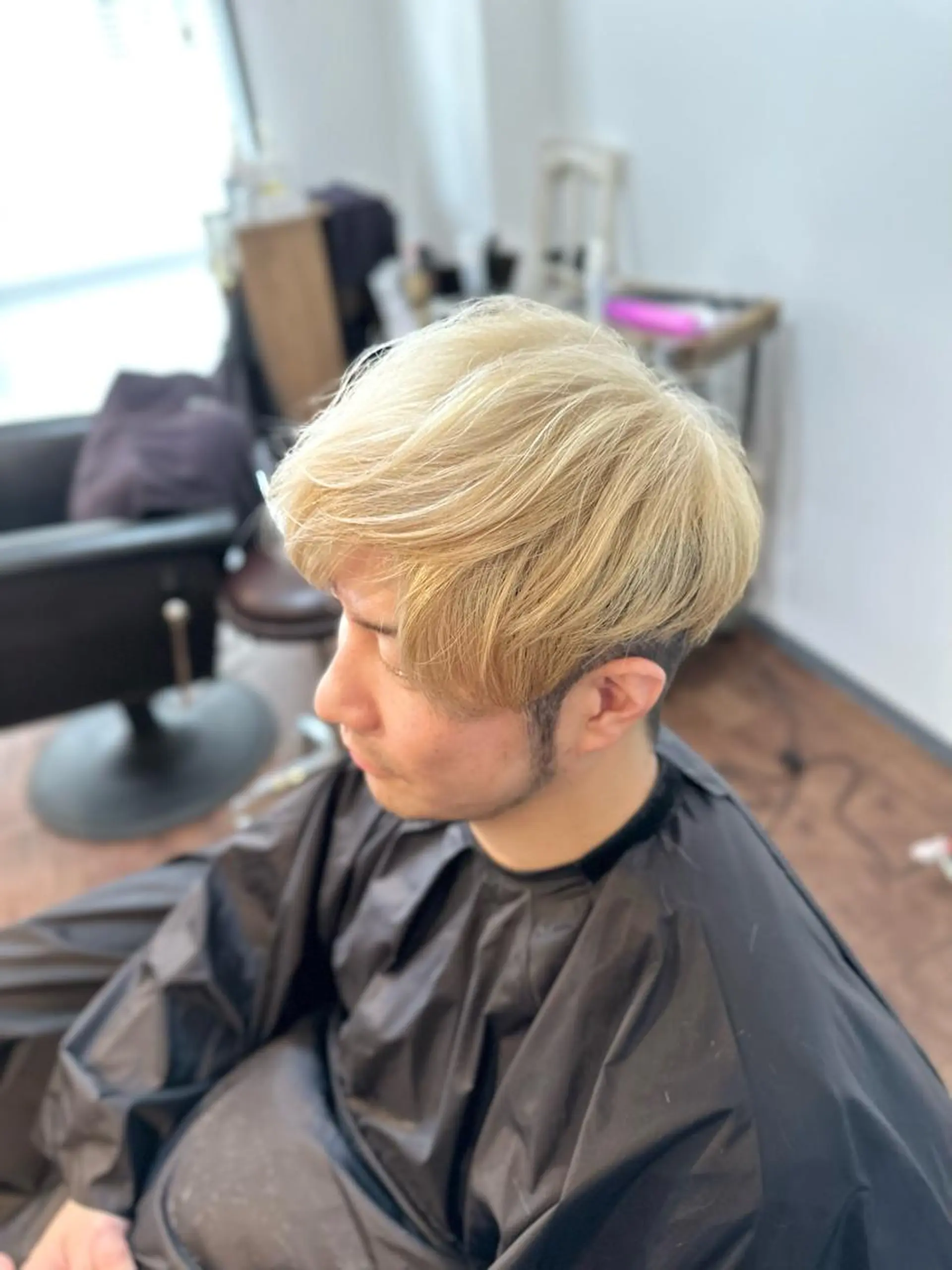ミディアム カラー メンズ ブロンド カット ヘアカラー トリートメント Lizir  ルズィール所属・Luzir⭐︎ GEN⭐︎のヘアスタイル
