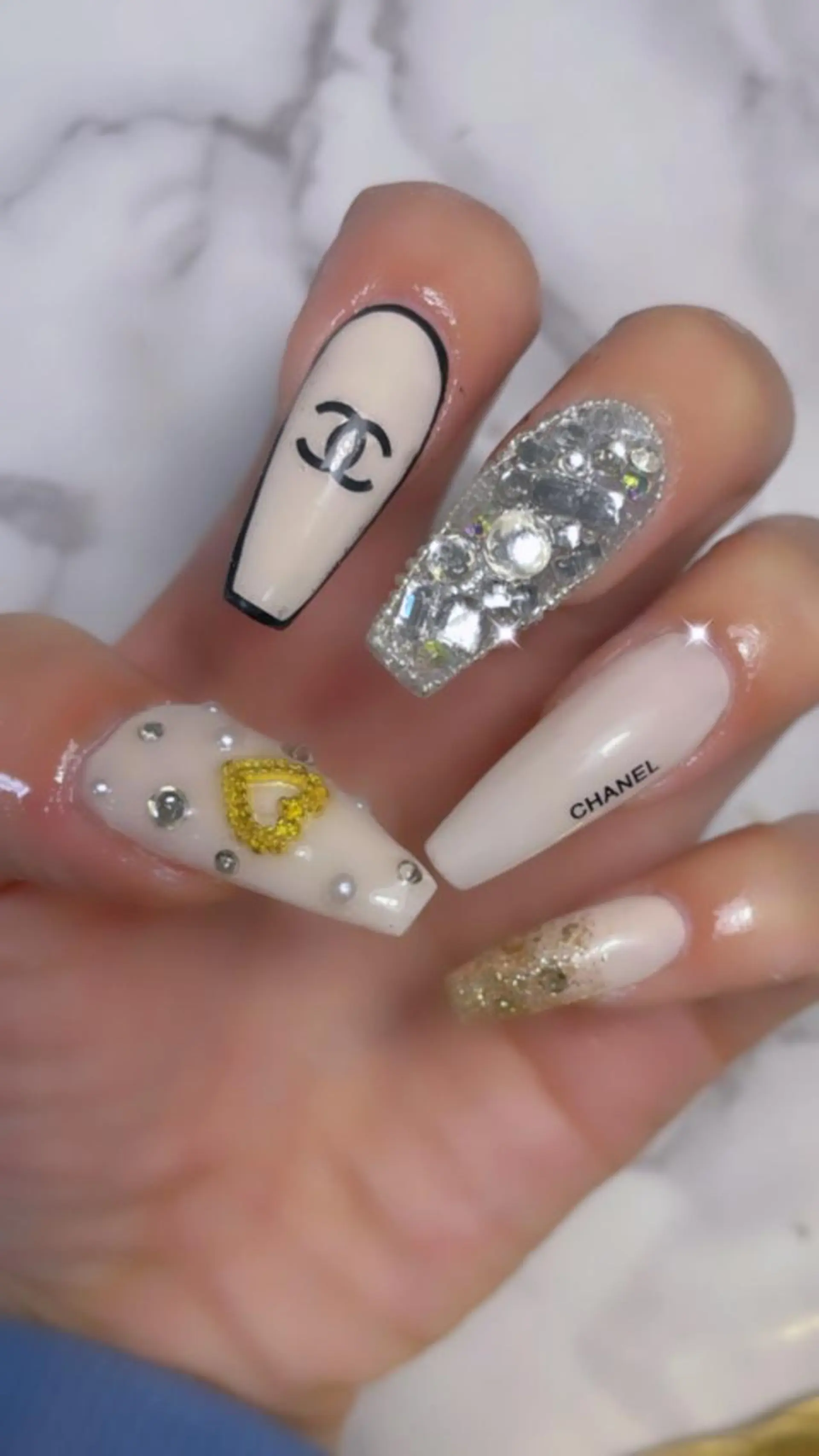 ネイル 高草木 桃香のネイルデザイン