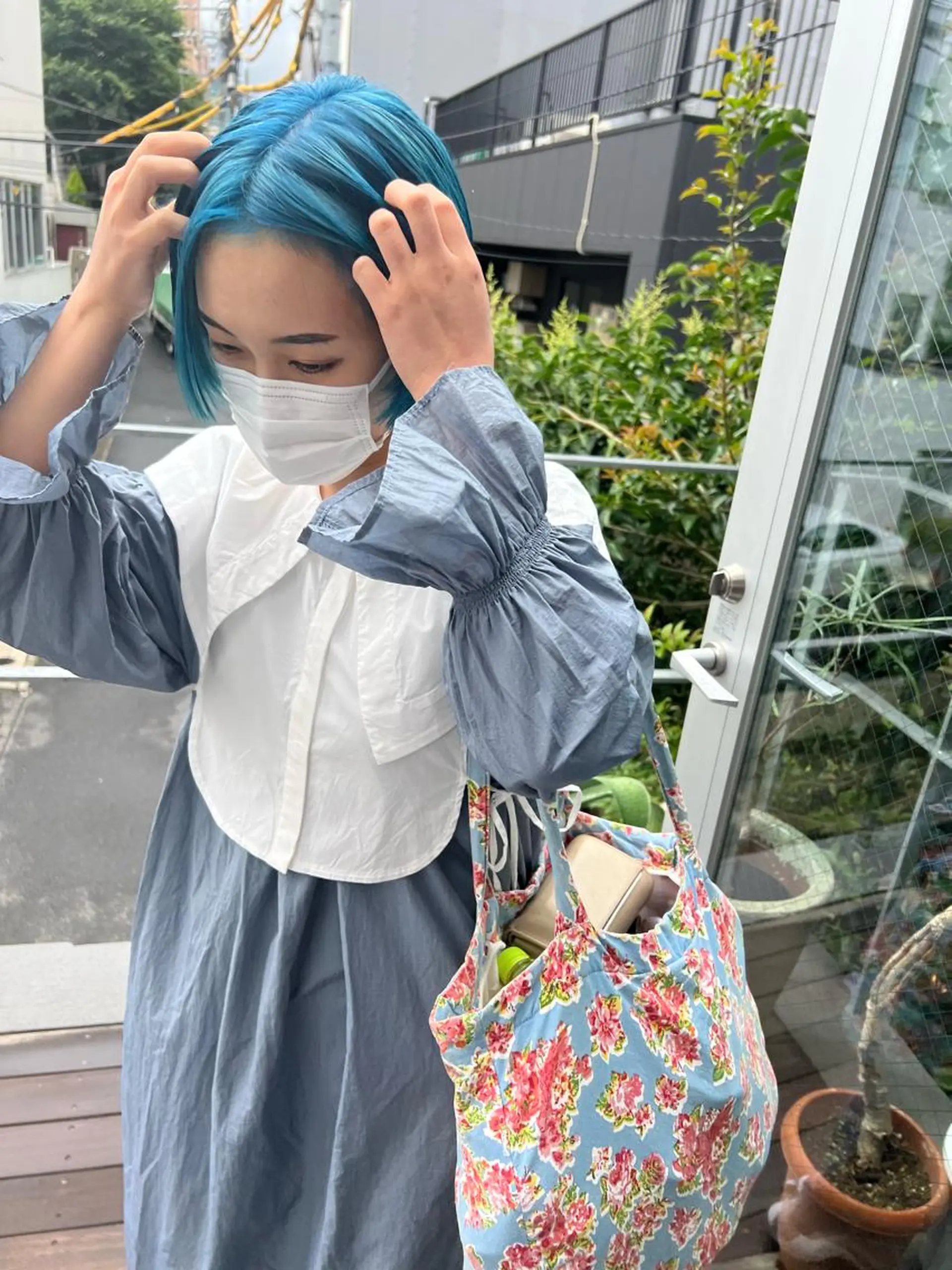 ショート カラー ブリーチ ブルーカラー ボブ カット ヘアカラー トリートメント sakoda shunkiのヘアスタイル