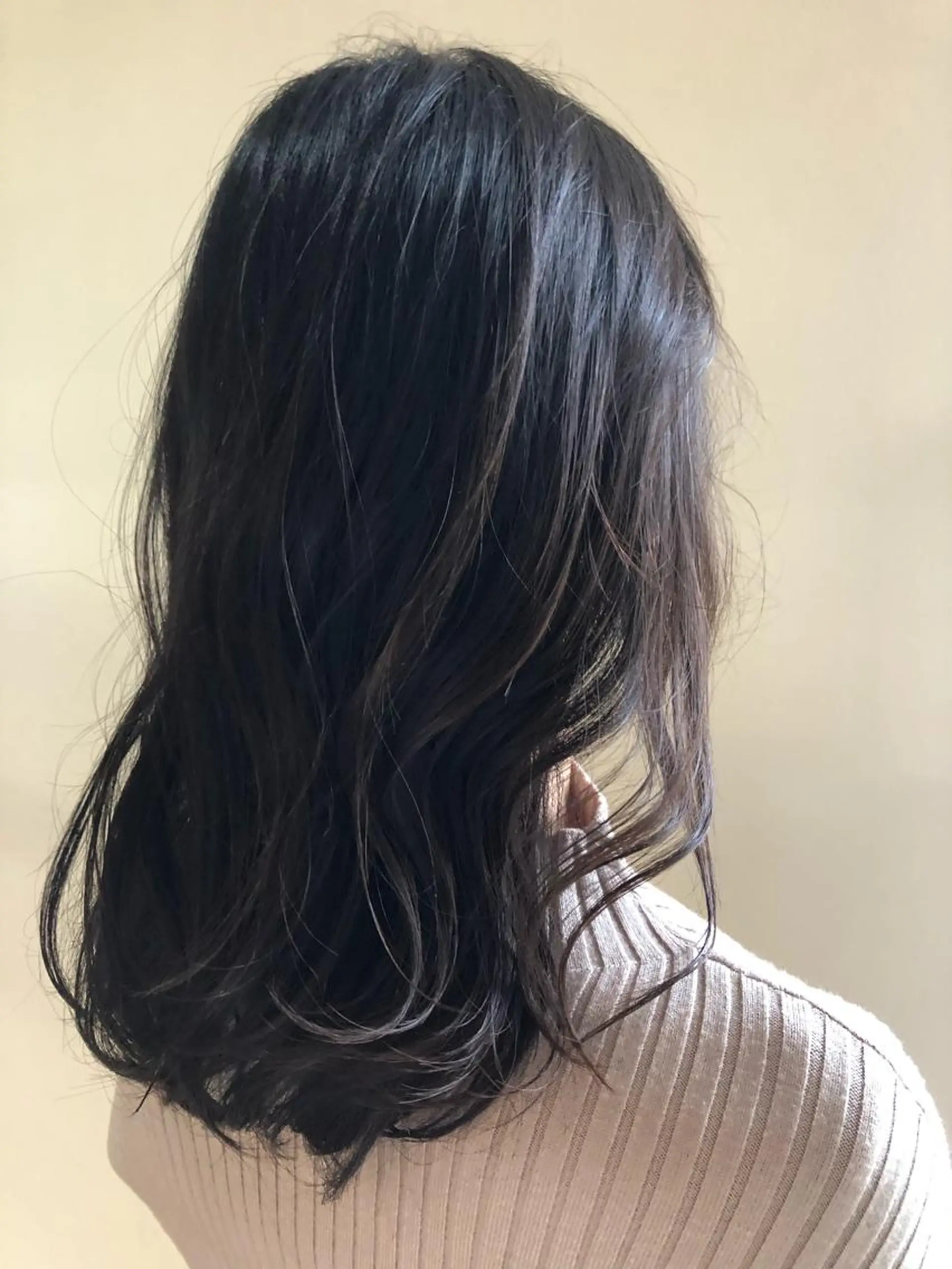 ミディアム カラー 相原 美咲のヘアスタイル