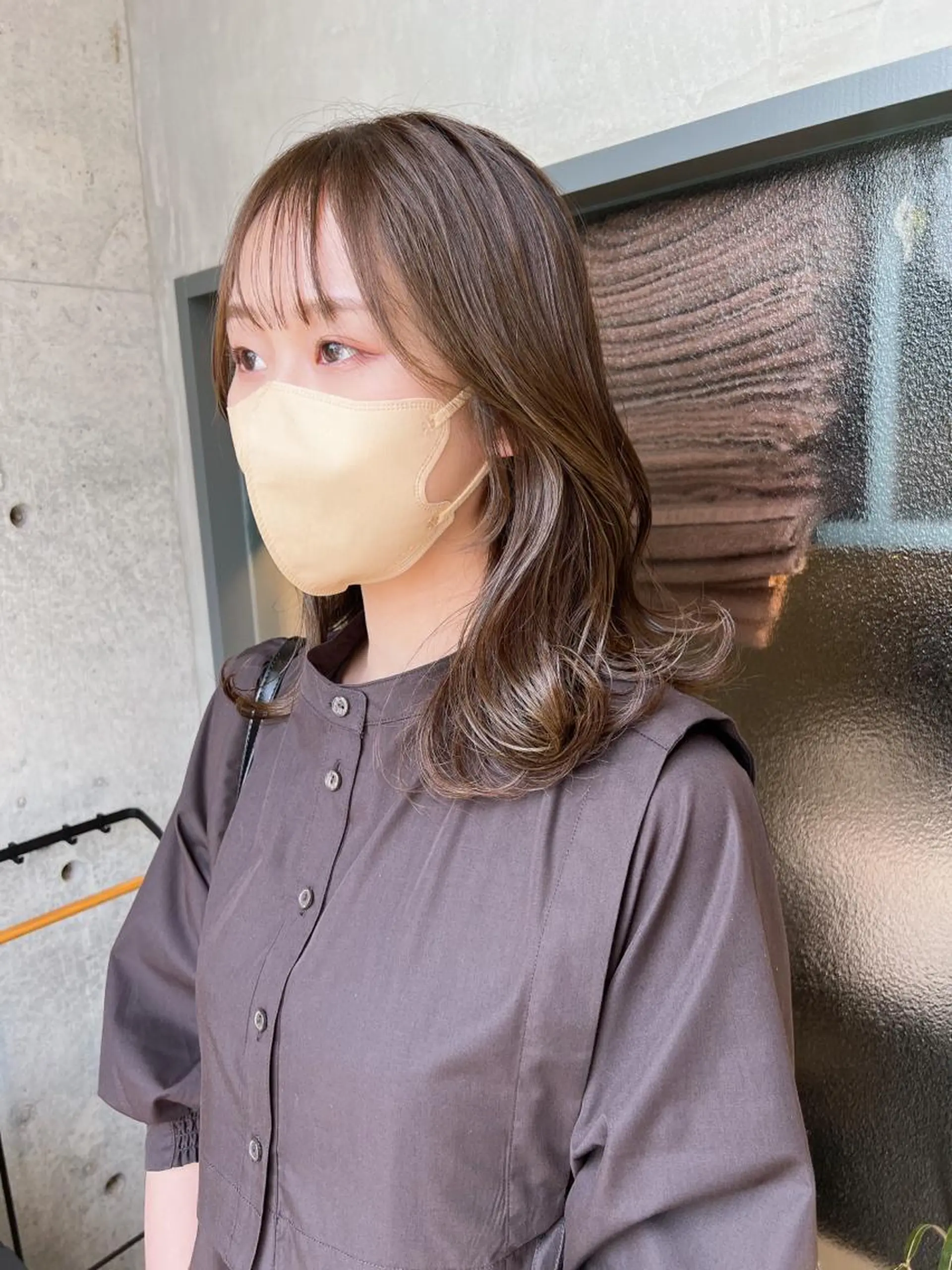 セミロング カラー ベージュカラー ブリーチ ブリーチなしカラー オリーブベージュ 伸ばしかけ カット ヘアカラー トリートメント 誰よりも丁寧なカット 🍀小林輝のヘアスタイル