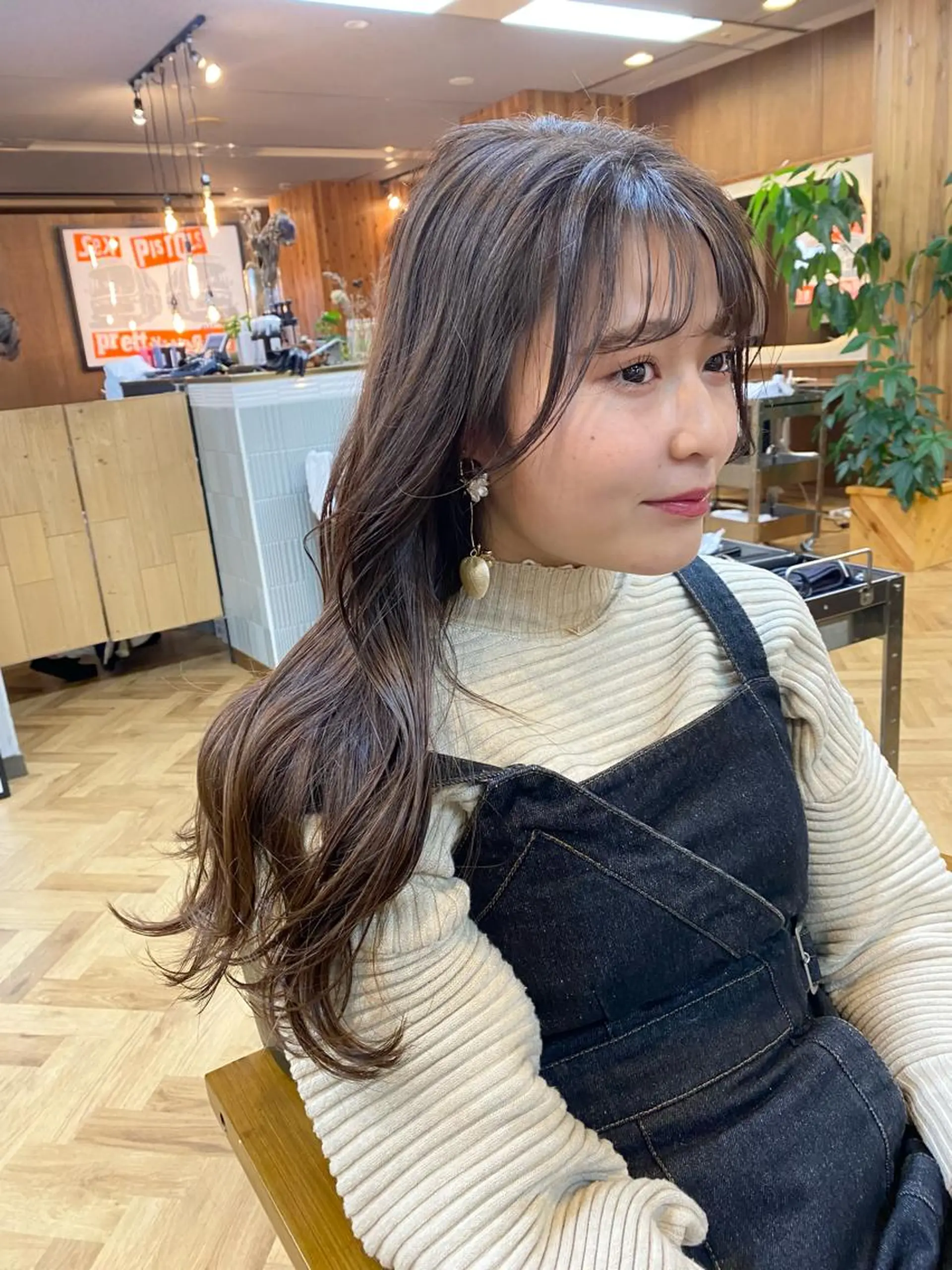 ロング カラー ハル🌸柔色/ ブリーチなし/艶髪のヘアスタイル