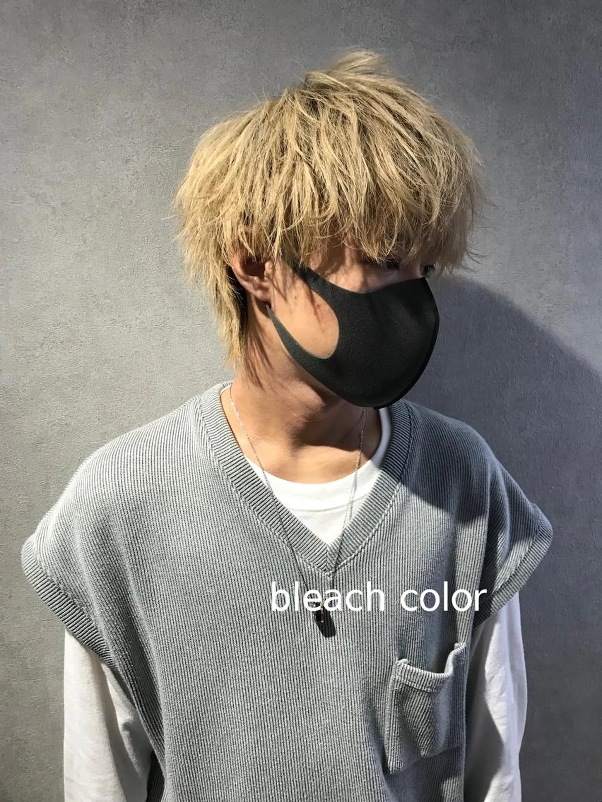 ミディアム カラー メンズ ミディアムパーマ メンズブリーチ センターパート フェードカット マッシュ カット ヘアカラー メンズカット/パーマ Yoshiのヘアスタイル