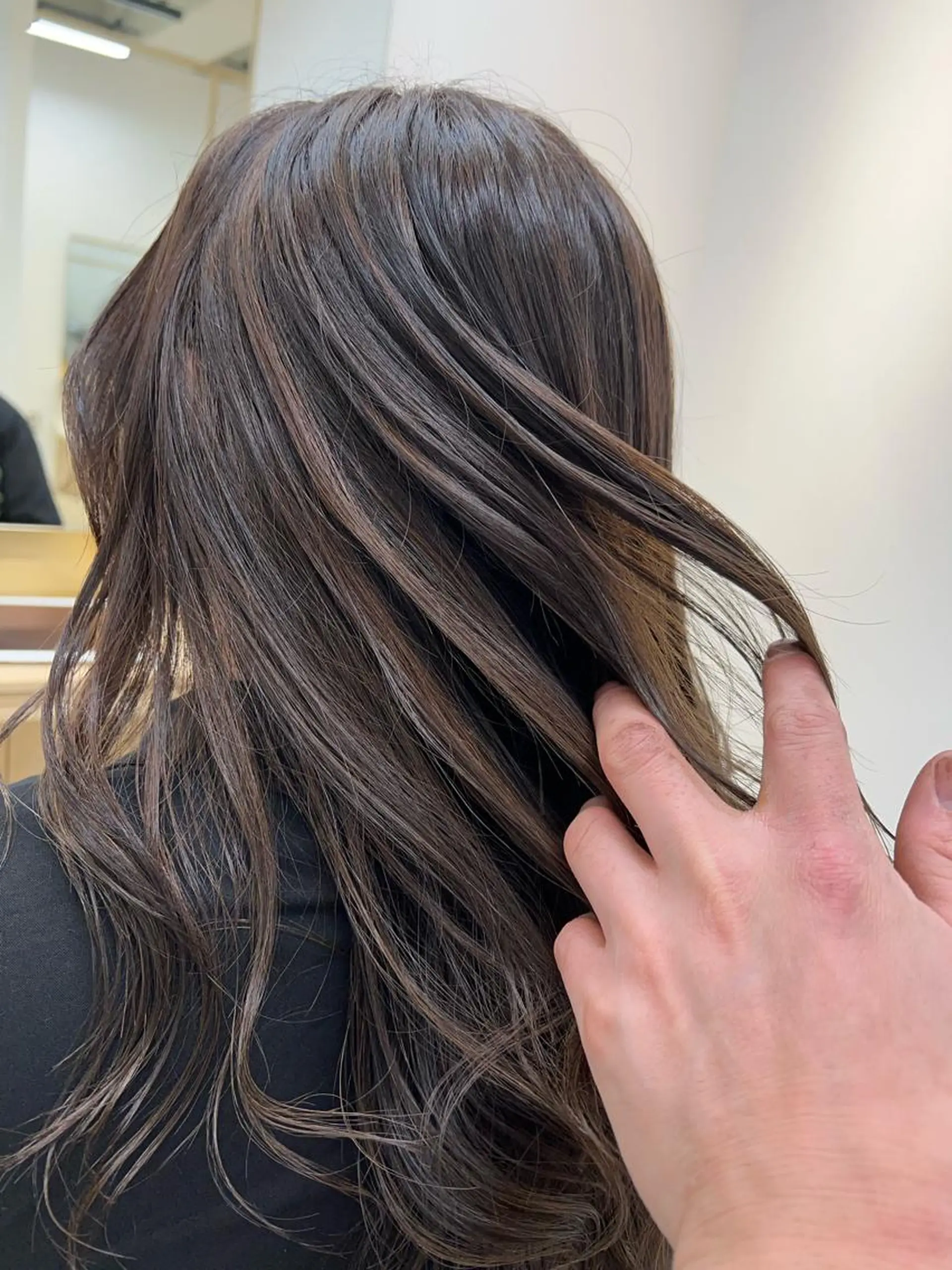 セミロング カラー ハイライトカラー ラベンダーカラー ハイライト トリートメント 角田 全史のヘアスタイル