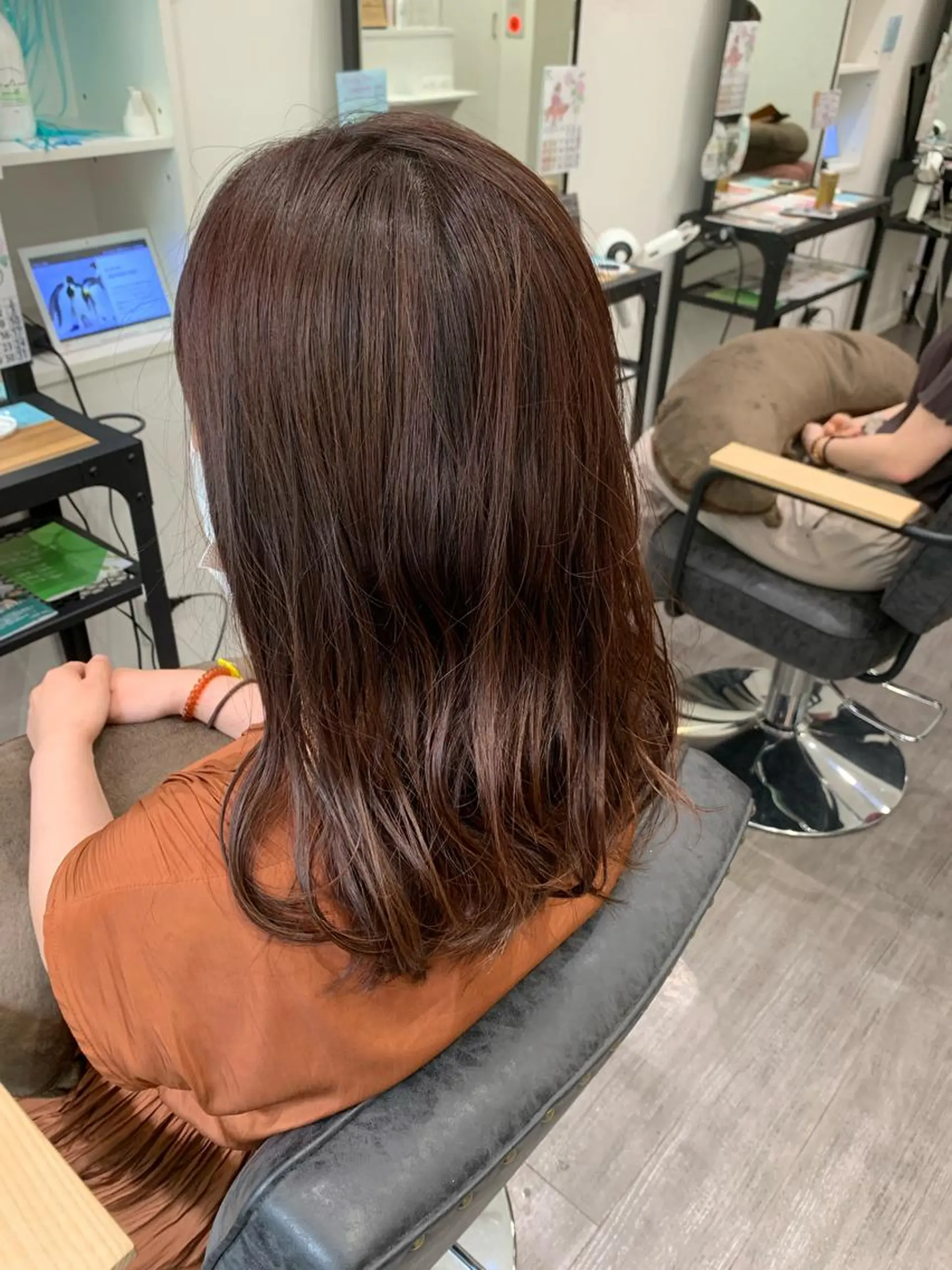 ミディアム 【酸性ストレート】 宮下和明のヘアスタイル