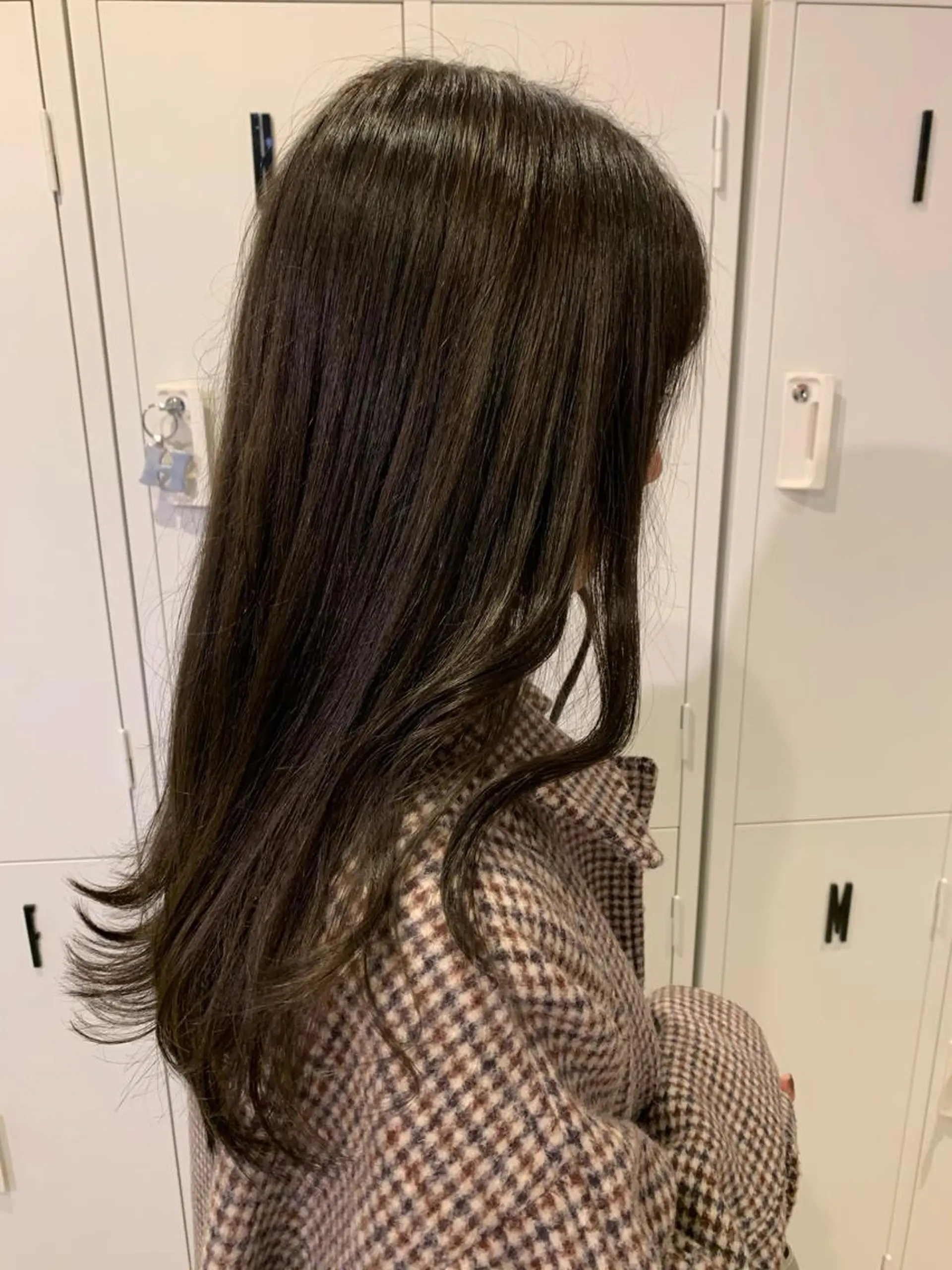 セミロング カラー 佐藤 永夏のヘアスタイル