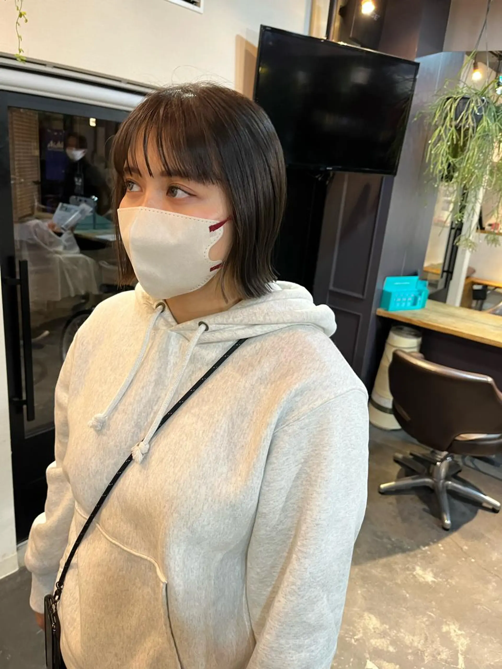 ミディアム イマイ リサのヘアスタイル