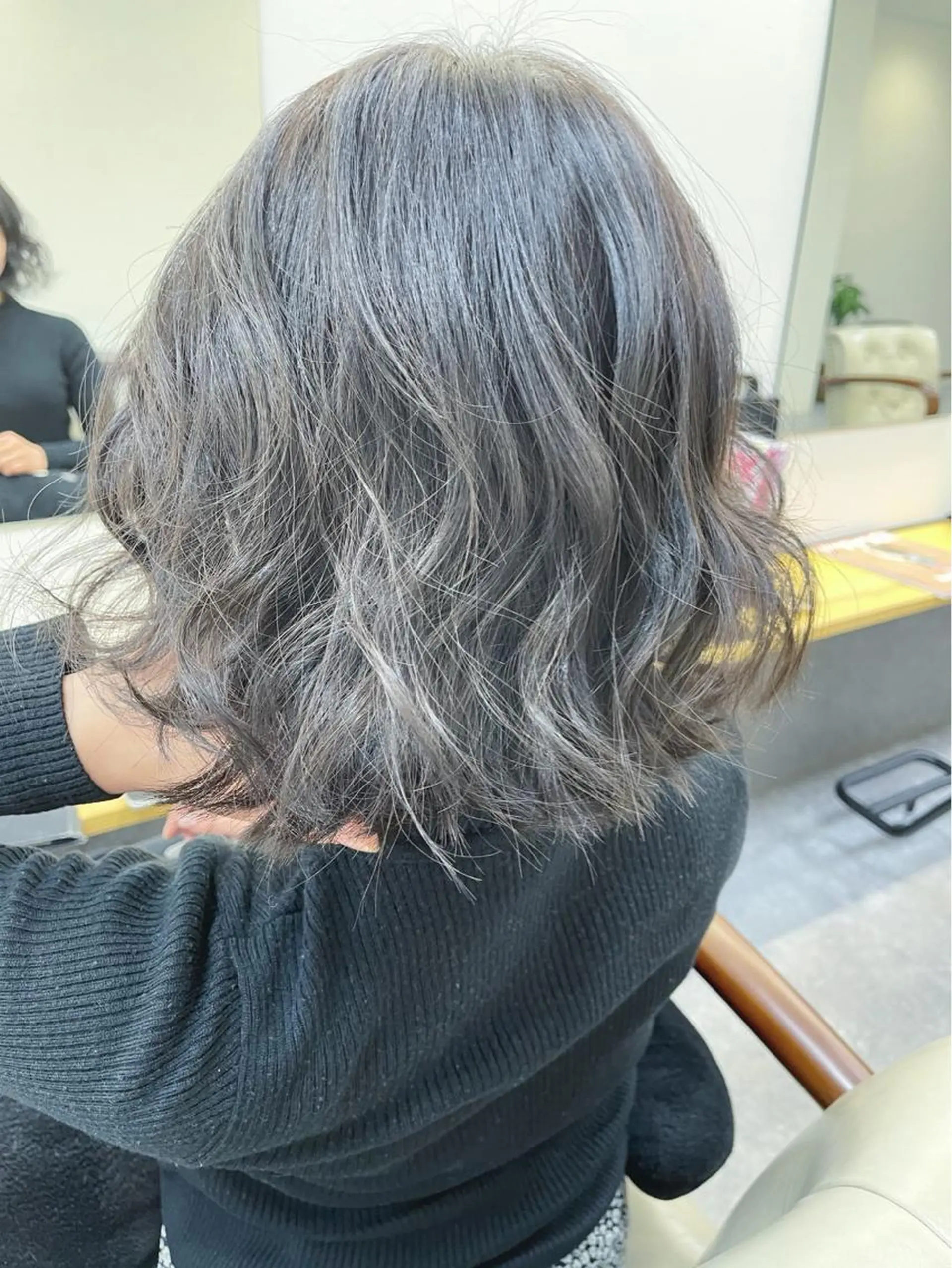 ミディアム ボブ カット ヘアカラー H所属・H (エイチ) 烏丸御池店のヘアスタイル
