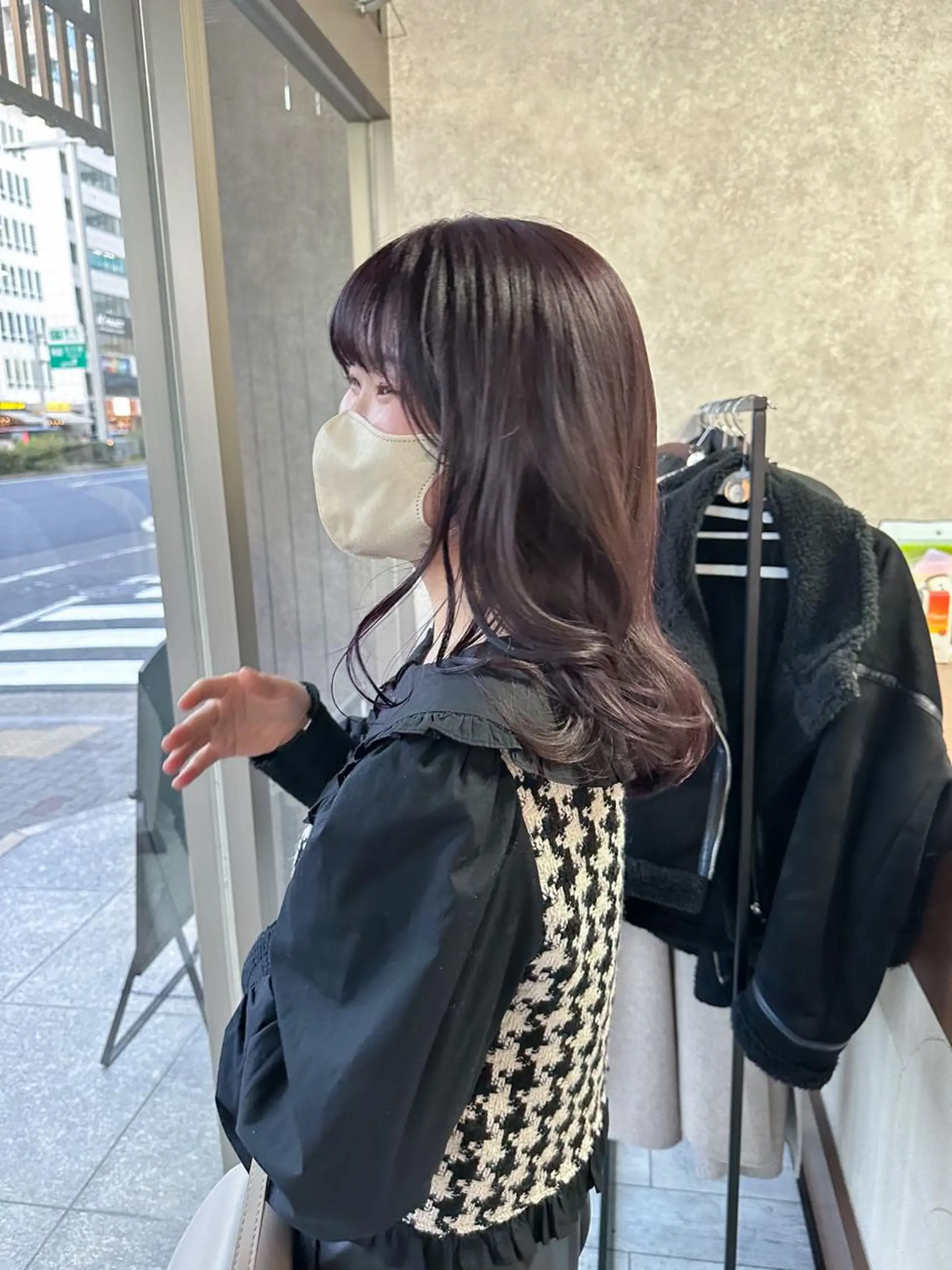 セミロング カラー ブリーチ ダブルカラー ラベンダーカラー ブリーチなしカラー カット ヘアカラー トリートメント 高橋 みく/ minim 暖色のヘアスタイル