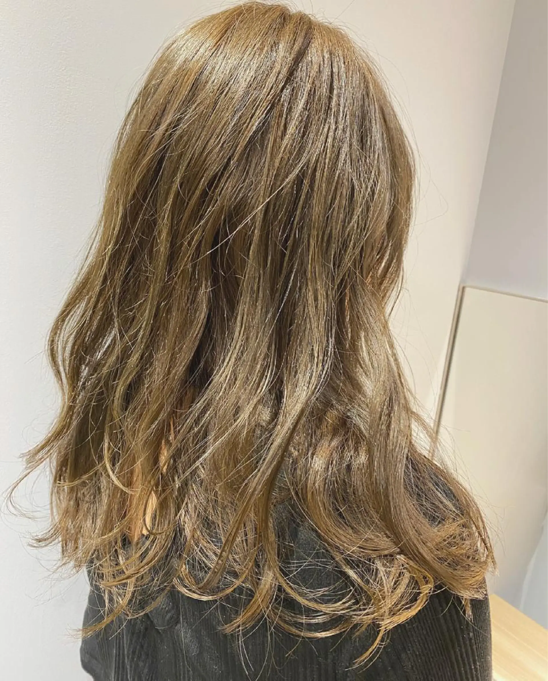 セミロング カラー ベージュカラー オリーブベージュ ボブ、ミディアム得意 🤍Emmy🤍のヘアスタイル