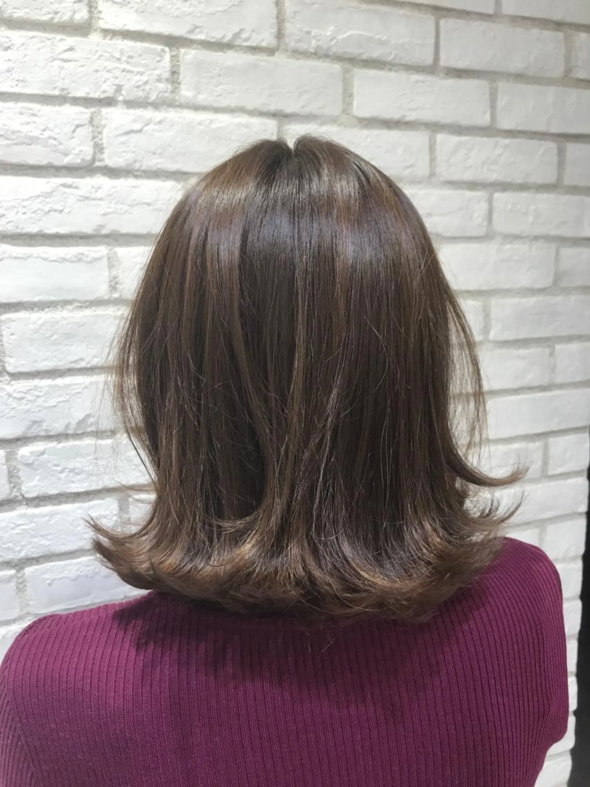 ミディアム カラー 切りっぱなしボブ グレージュ イルミナカラー ボブ 外ハネヘア Ash 戸田公園店のヘアスタイル