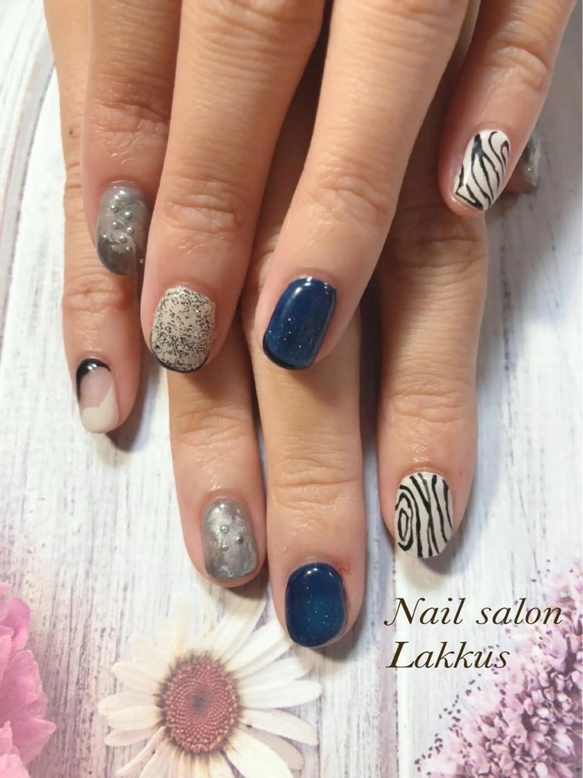 ネイル Lakkus T－CHIのネイルデザイン