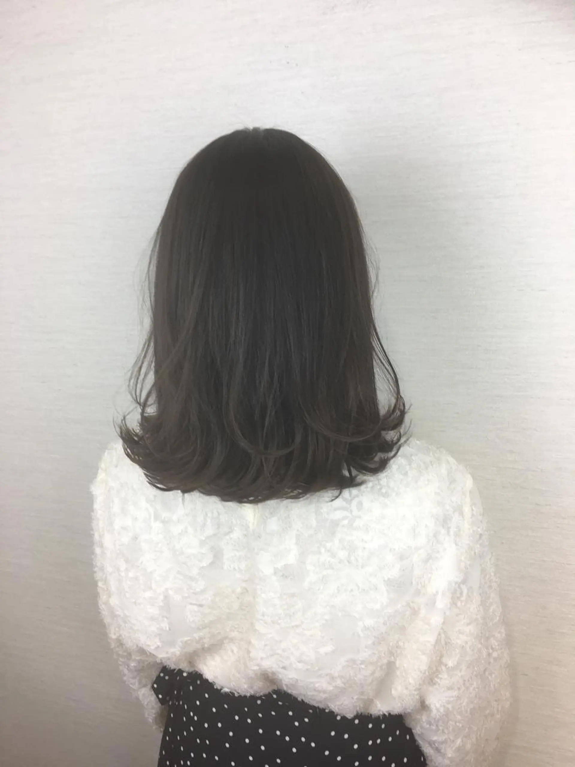 ミディアム ブリーチなしダブル/ レイヤーカット 小棹のヘアスタイル