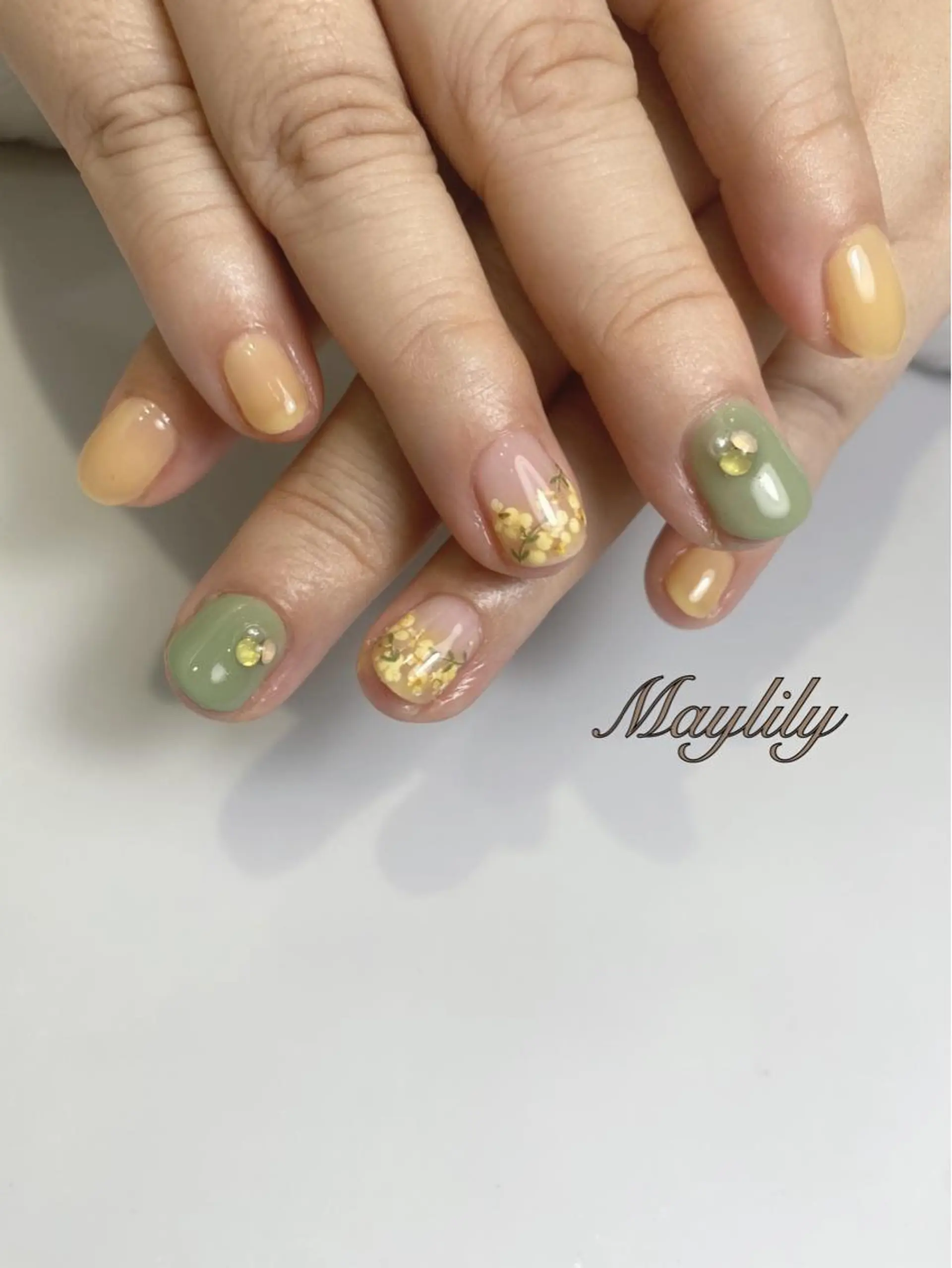 ネイル Nail care salon Maylily所属・Nail salon Maylilyのネイルデザイン