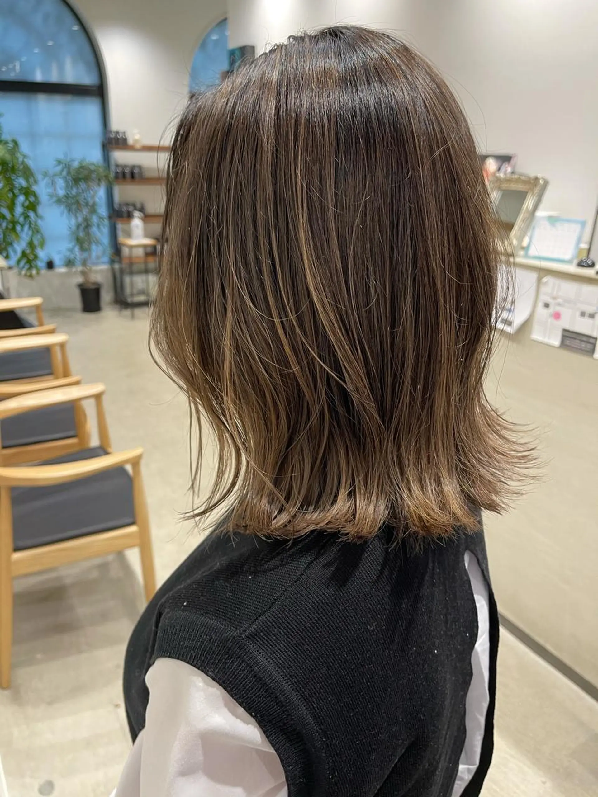 ミディアム カラー グラデーションカラー ハイライトカラー ハイライト カット ヘアカラー トリートメント ショートヘア💫 ハイトーン西田拓馬のヘアスタイル