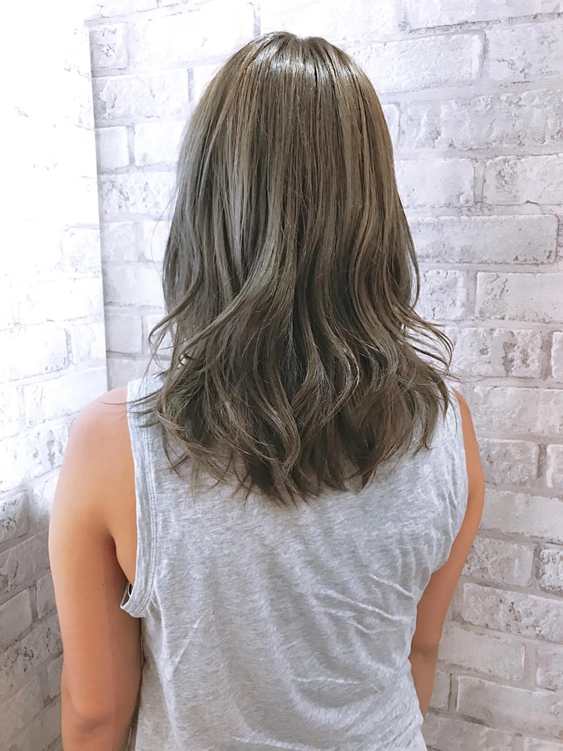 ミディアム カラー パーマ ヘアアレンジ アディクシーカラー シルバー 心斎橋/縮毛矯正/ 髪質改善　吉見勇亮のヘアスタイル