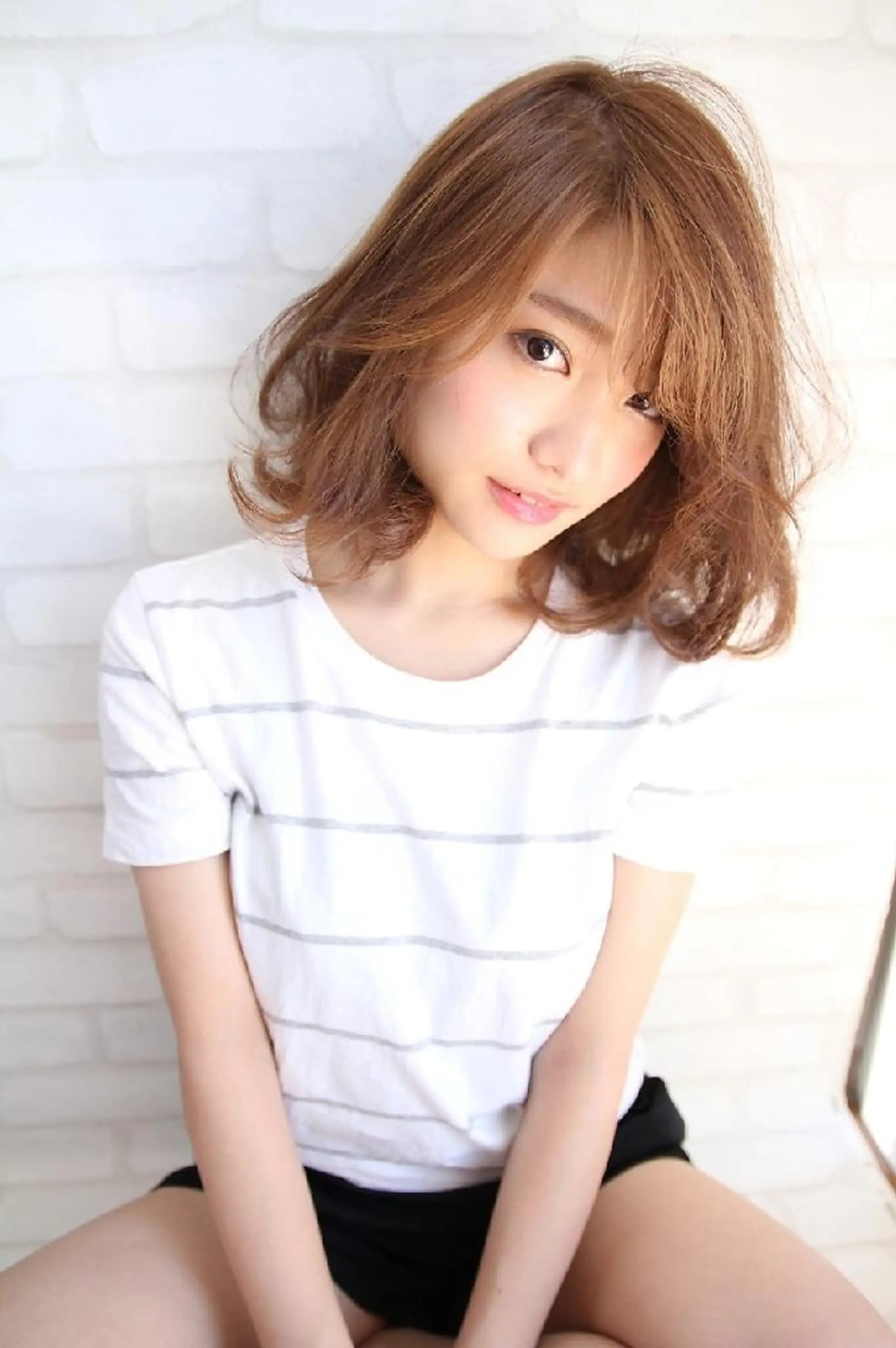 ミディアム アッシュ イエローカラー ショート、ボブの達人 東康介✨のヘアスタイル