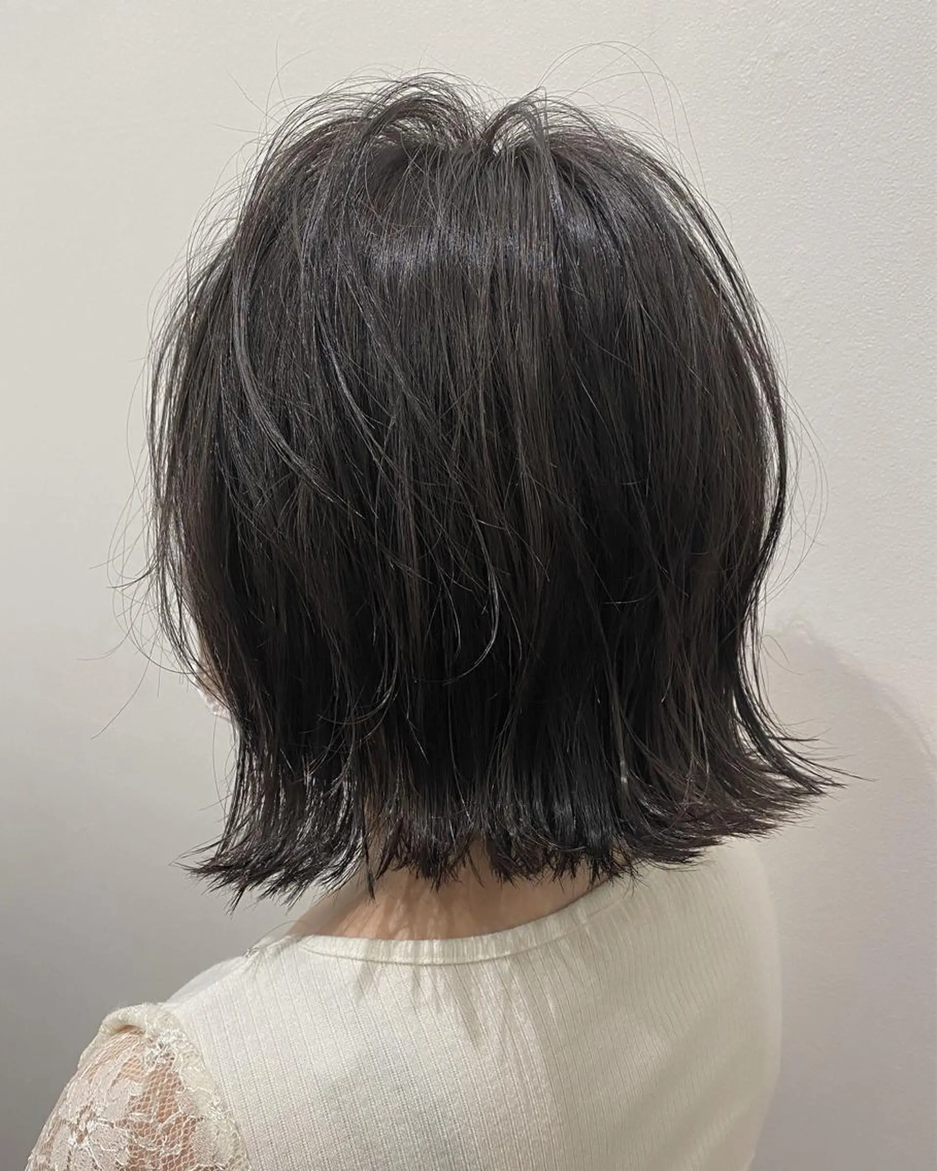 ミディアム カラー 石田 優菜のヘアスタイル