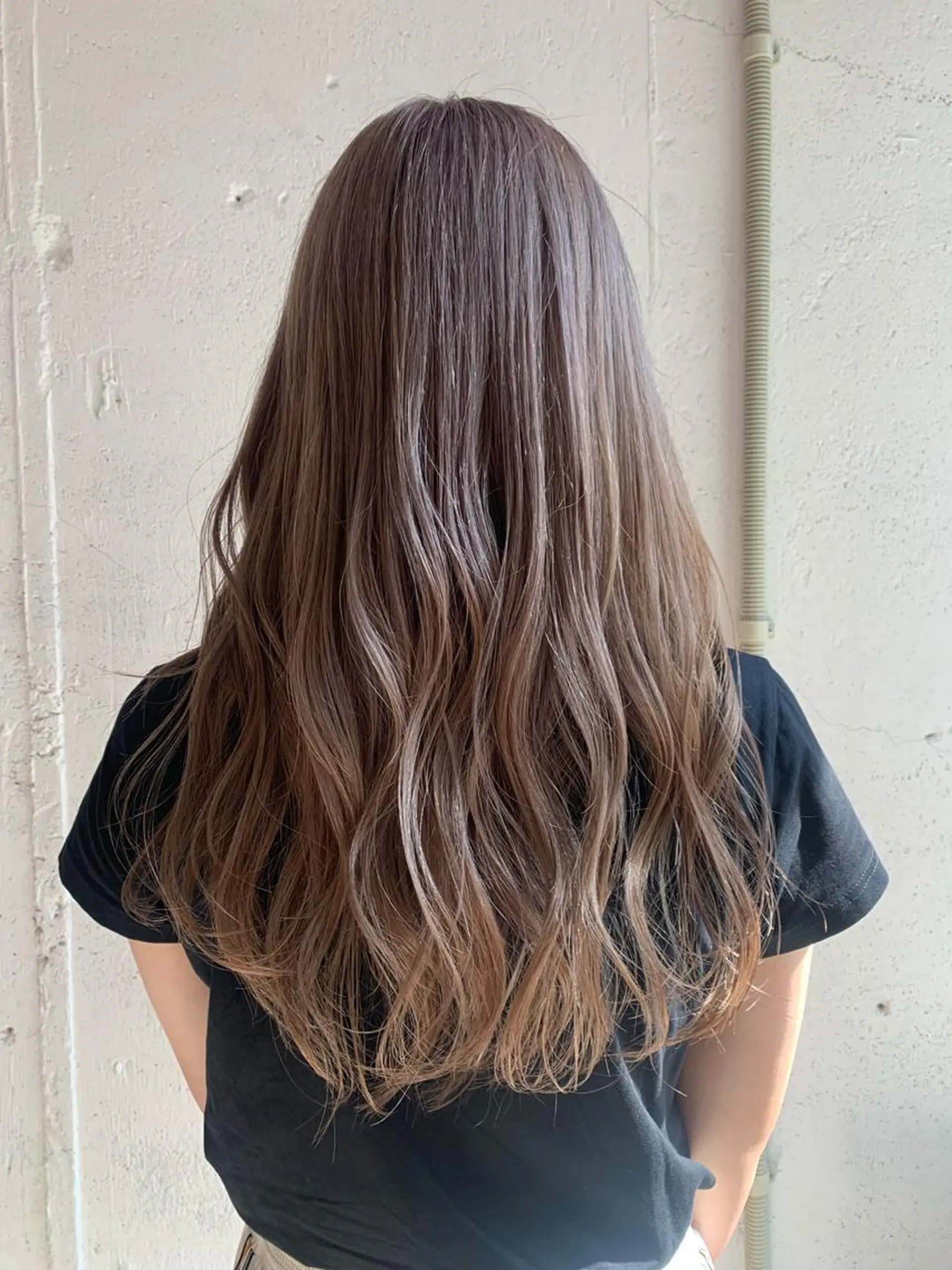 ロング カラー ベージュカラー ブリーチ 透明感カラー ダブルカラー ラベンダーカラー EIGHT 中川原   菜々子のヘアスタイル