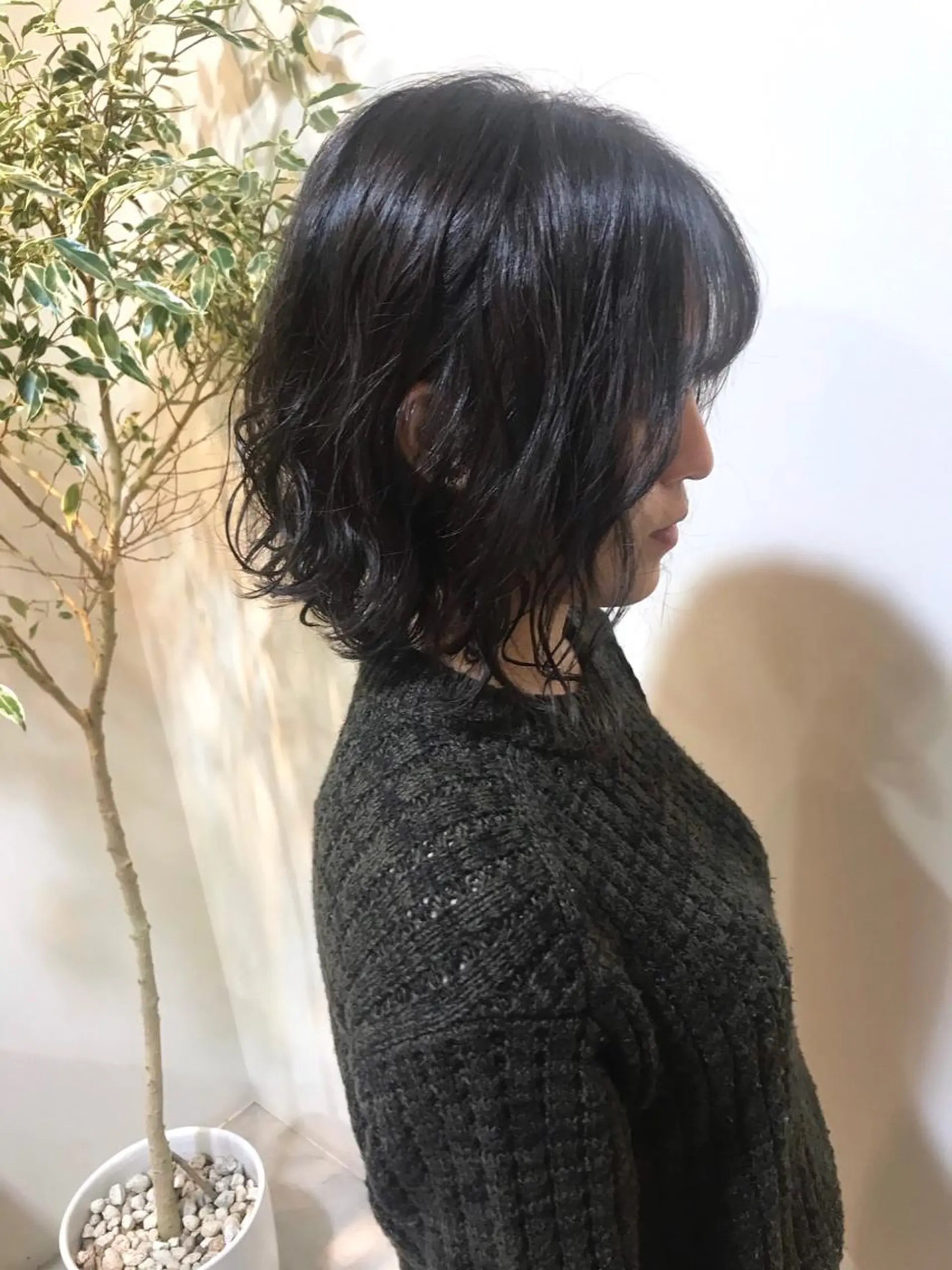 ショート パーマ MIOベージュカラー 柔らかいカラーのヘアスタイル