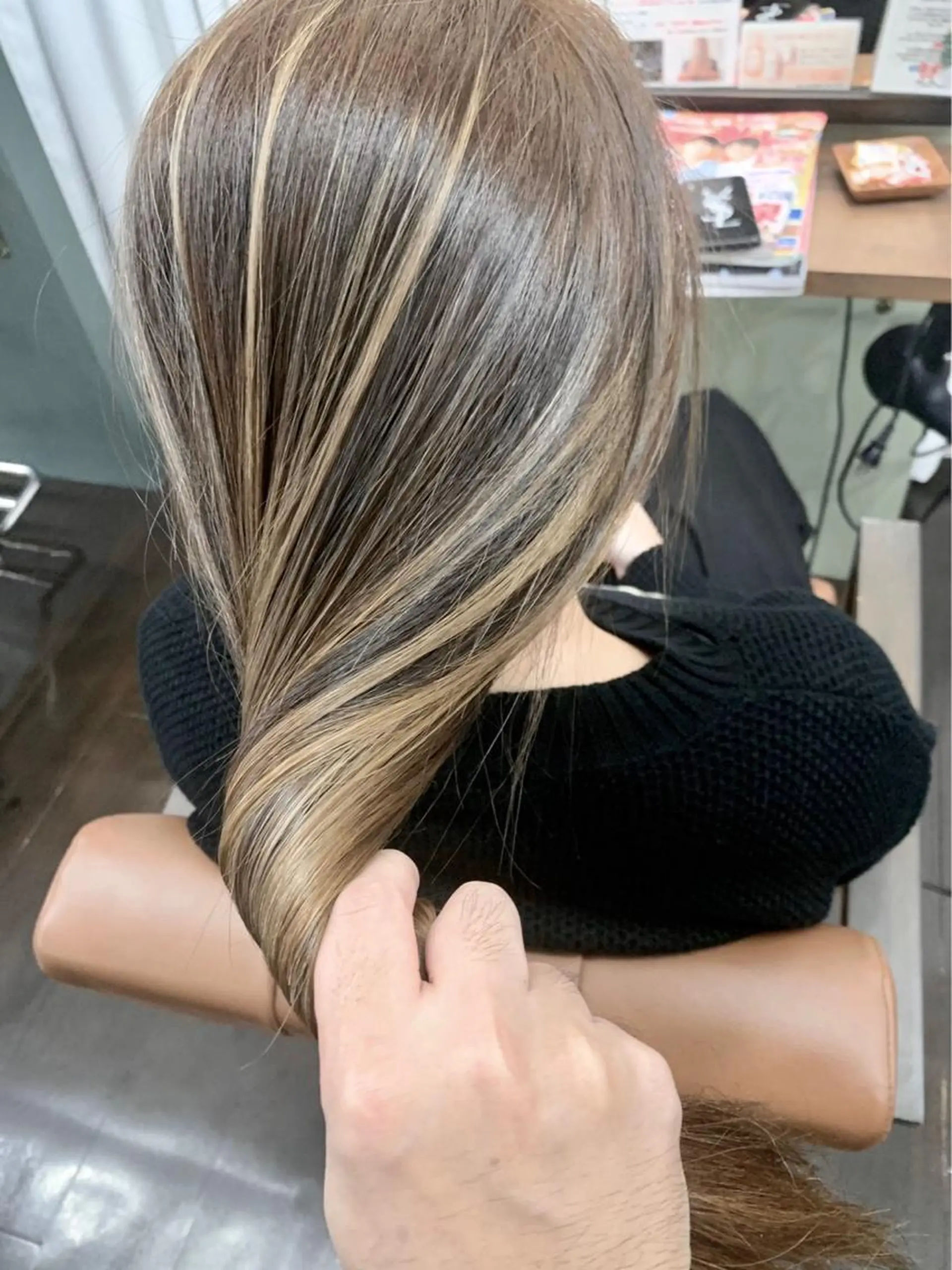 ロング カラー バレイヤージュ 外国人風カラー レイヤーカット ヘアカラー ブリーチ毛に縮毛矯正 ✨カラー✨山田 正幸のヘアスタイル