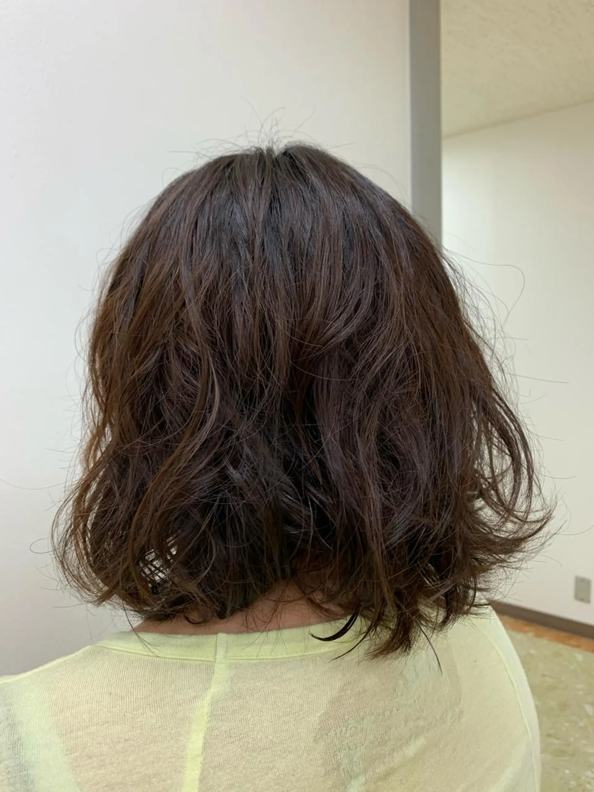 ショート パーマ 遊佐 瑞紀のヘアスタイル