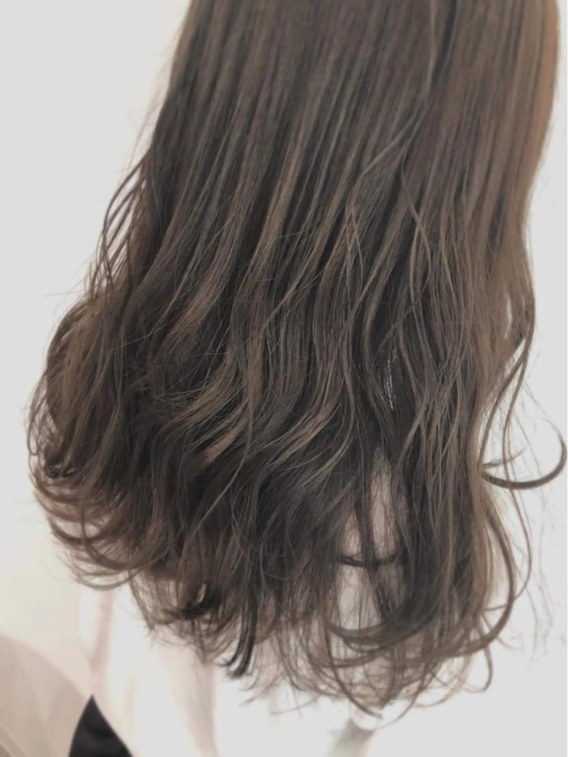 セミロング カラー ヘアアレンジ ブリーチ 透明感カラー グレージュ イルミナカラー カーキグレージュ カット ヘアカラー トリートメント scene.池袋所属・scene. haraのヘアスタイル
