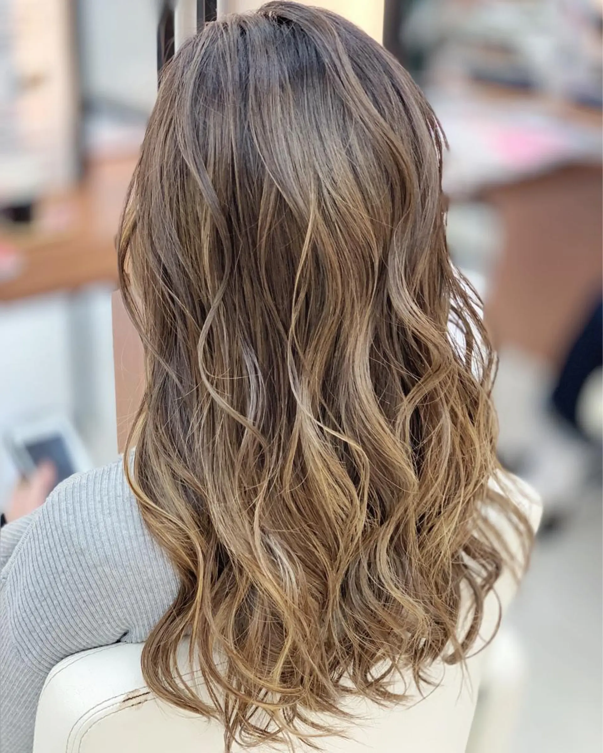 ロング カラー ハイライトカラー ハイライト カット ヘアカラー N° jillva ♦️川端裕司♦️のヘアスタイル