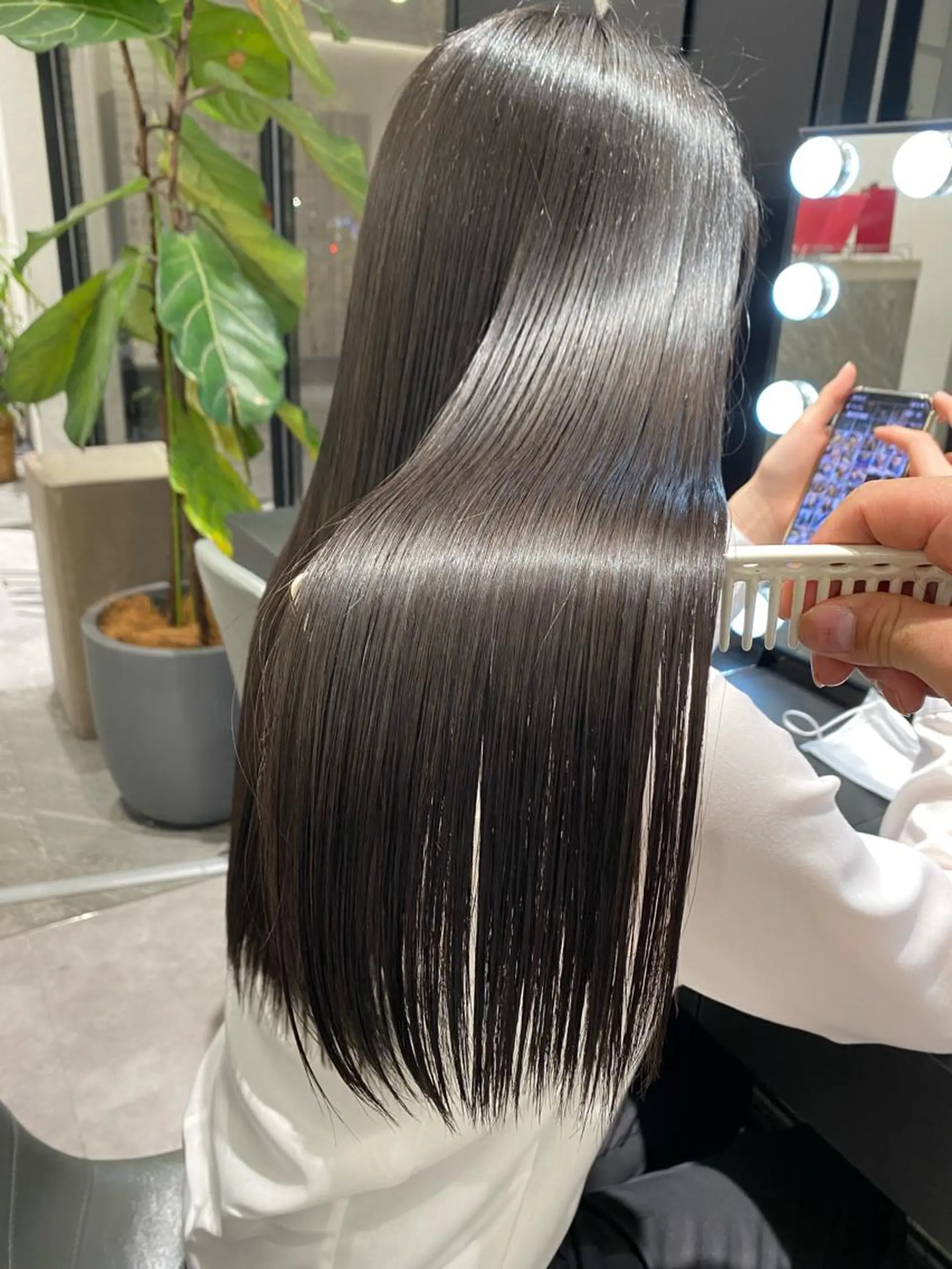 ロング 縮毛矯正 トリートメント ムトウセイマ/艶髪 /艶ケアWブリーチのヘアスタイル