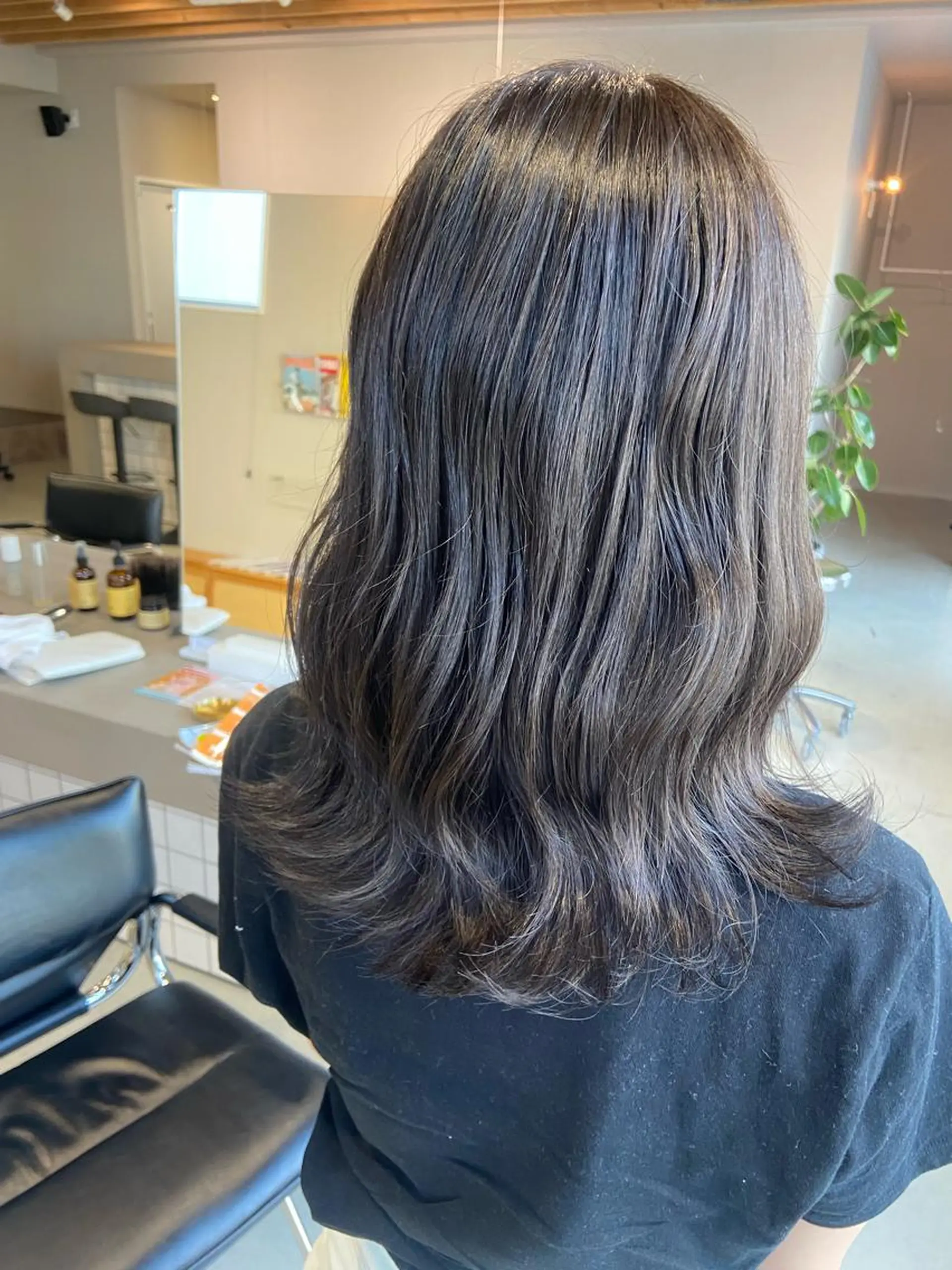 セミロング カラー オリーブカラー haruki所属・. nozomiのヘアスタイル