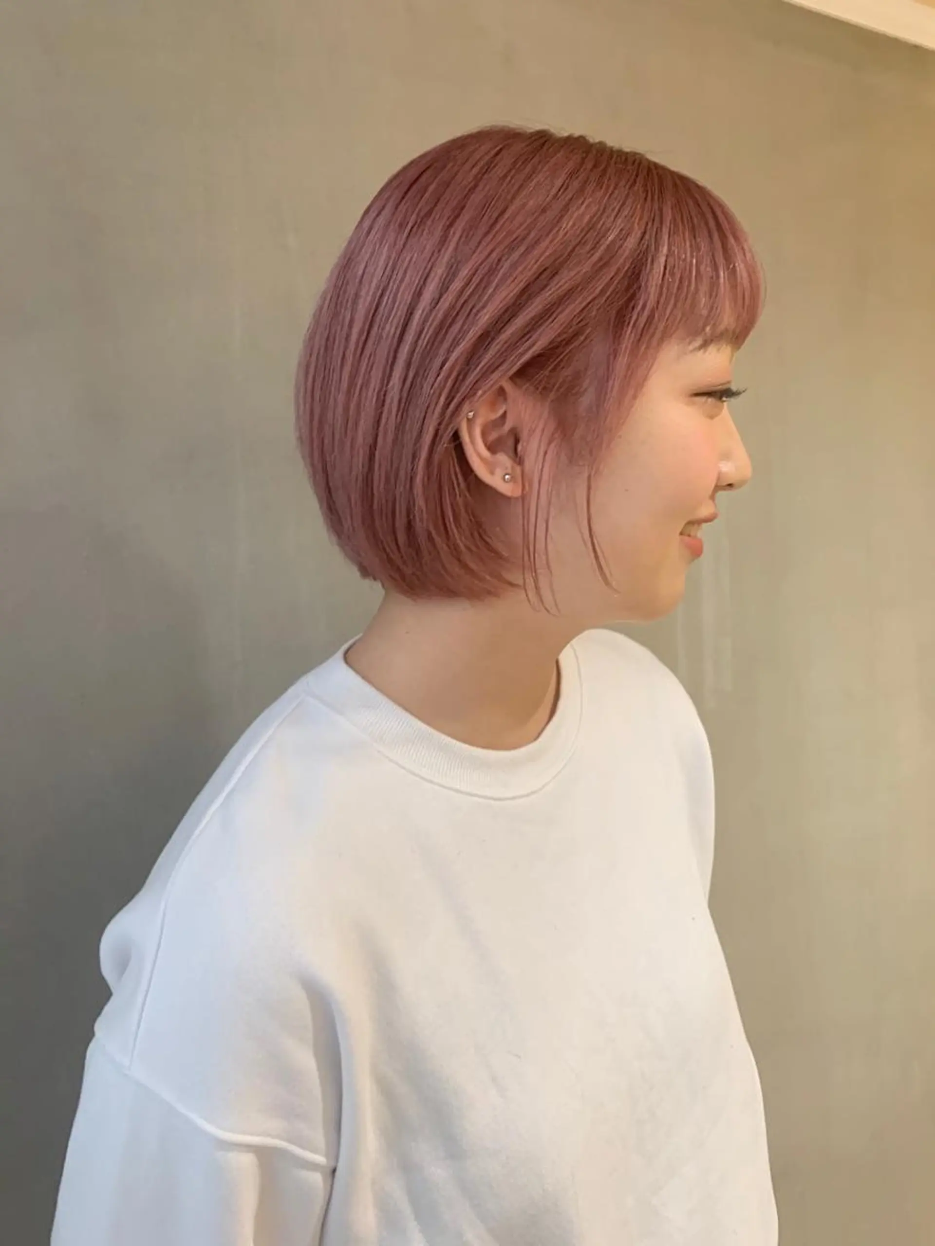 ショート カラー パーマ ヘアアレンジ メンズ キッズ マツエク・マツパ ピンクカラー カラーマツエク ボブ ショートヘア ワイドバング SALOWIN梅田茶屋町店所属・ウルフレイヤーカット /チヒロのヘアスタイル