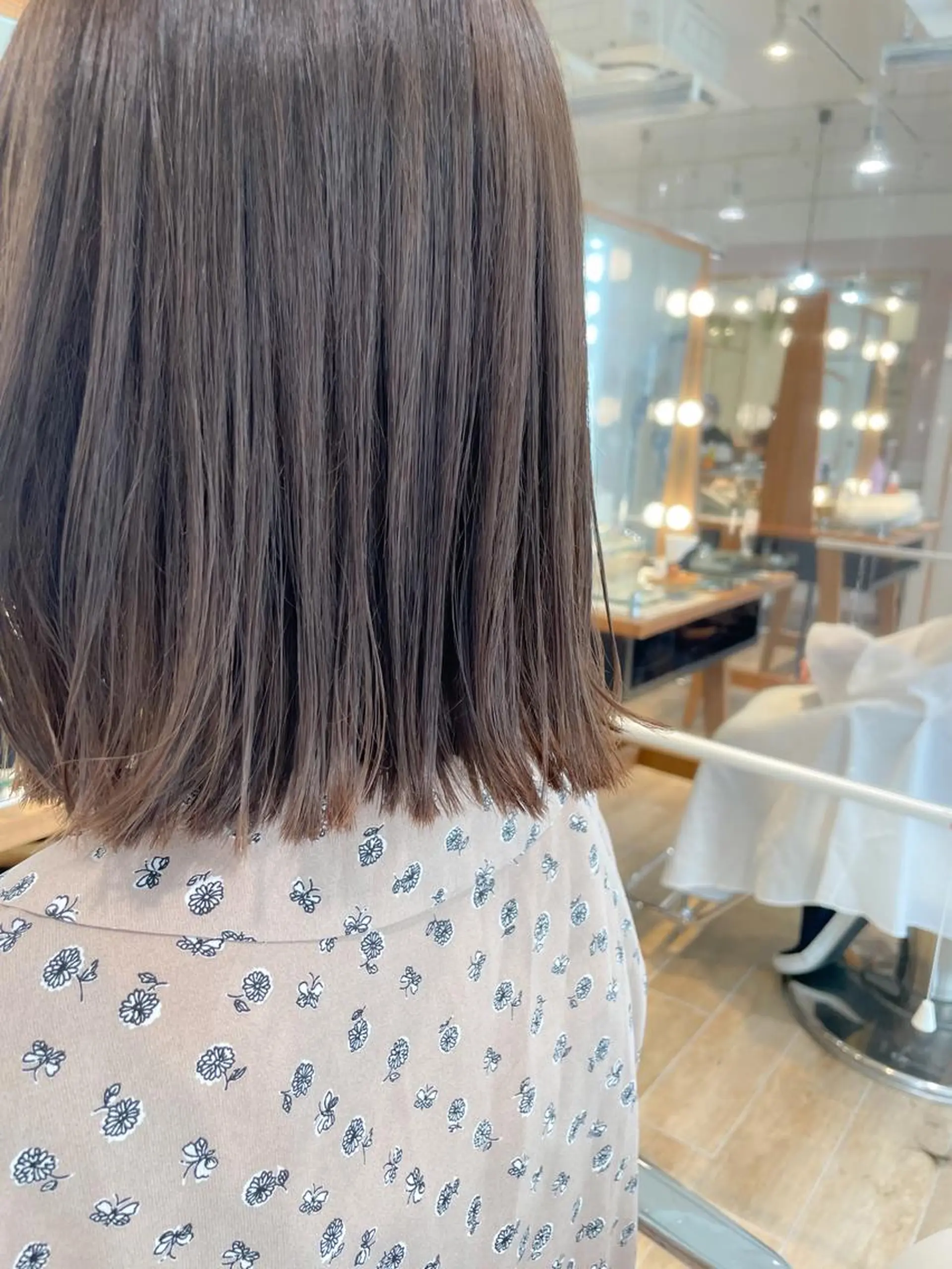 ミディアム ボブ 外ハネヘア カット 縮毛矯正 トリートメント ✨カラー支持No.1 🧸ワキ カナコ🧸のヘアスタイル