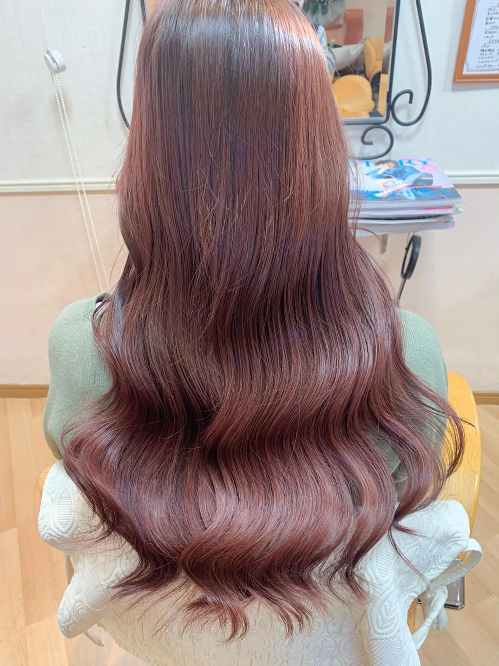 ロング カラー ヘアアレンジ ブリーチ ブラウンカラー ブリーチなしカラー レッドカラー レッドブラウン ヘアカラー coubou所属・mayu .のヘアスタイル