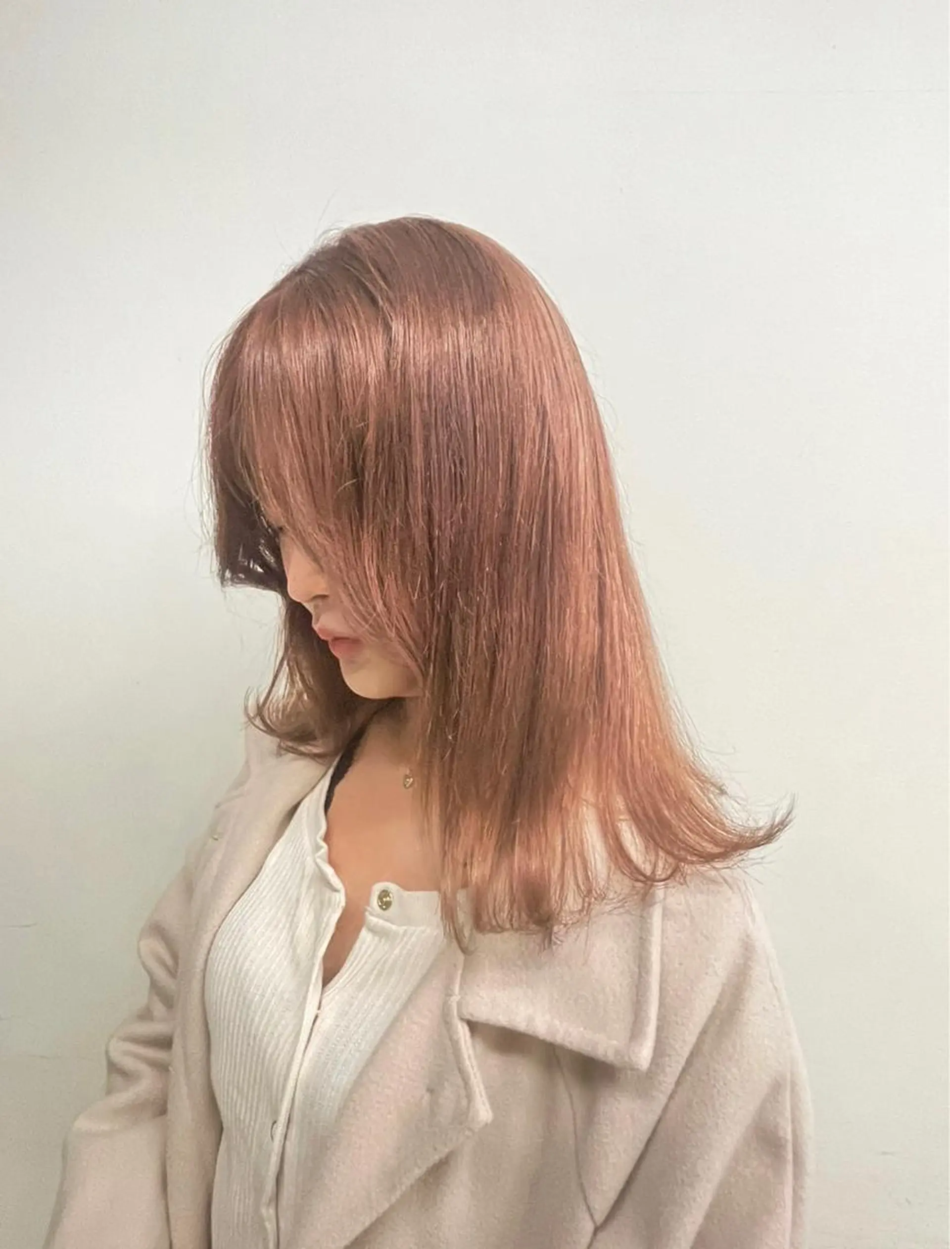 ミディアム カット ヘアカラー トリートメント サロウィン新宿三丁目East所属・💕冬モテ×上品色気 モテヘア💕山田航介のヘアスタイル